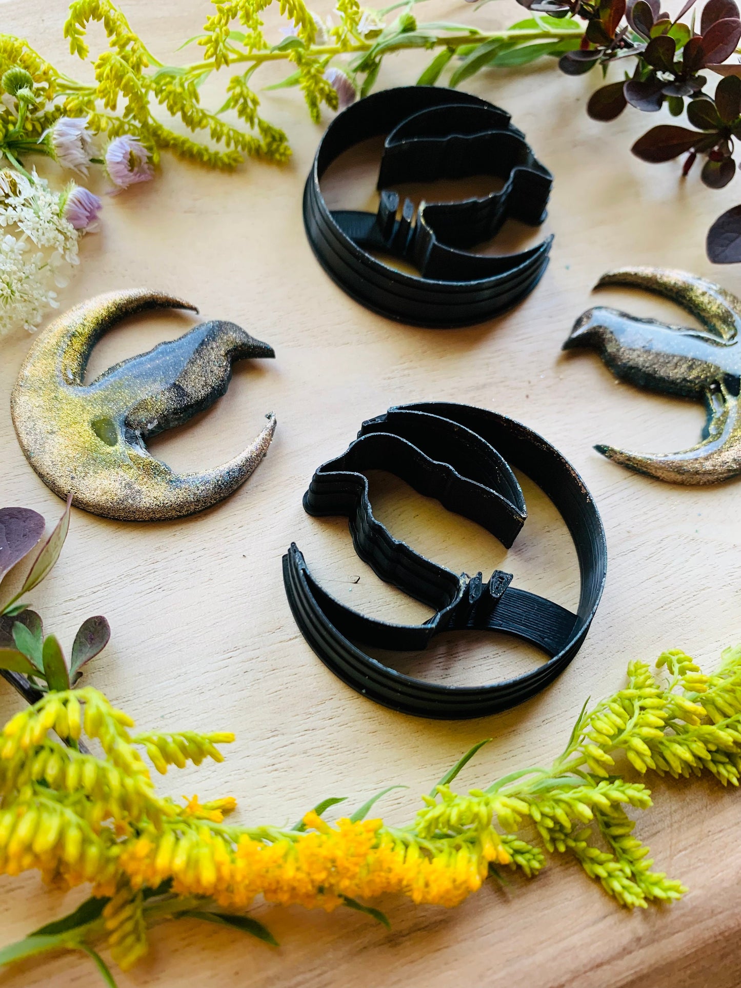 Crow Raven on Crescent Moon - Sharp Embossed Earring Clay Cutter