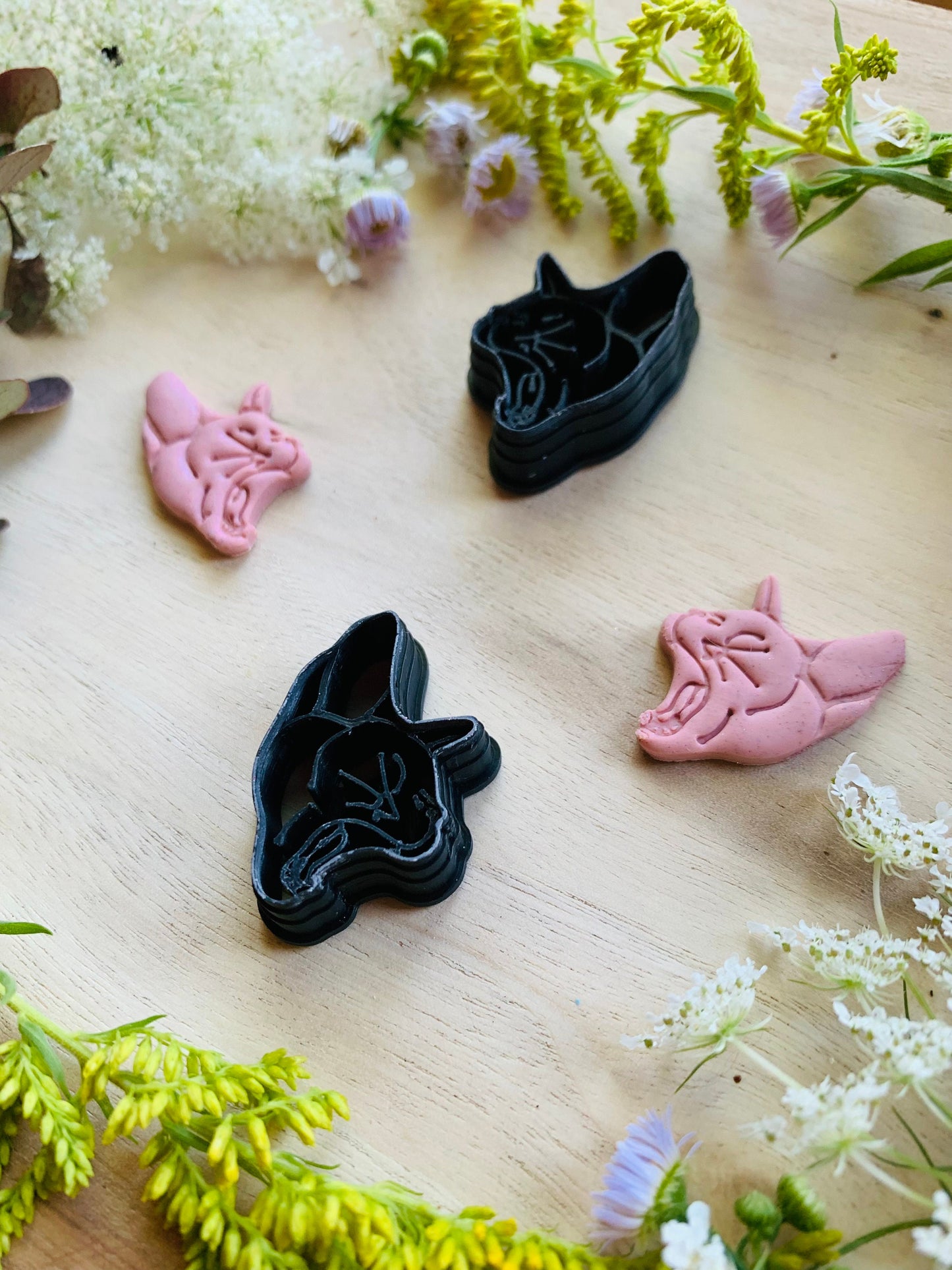 Yawning Sphinx Cat Head Stud - Embossed Sharp Clay Cutters