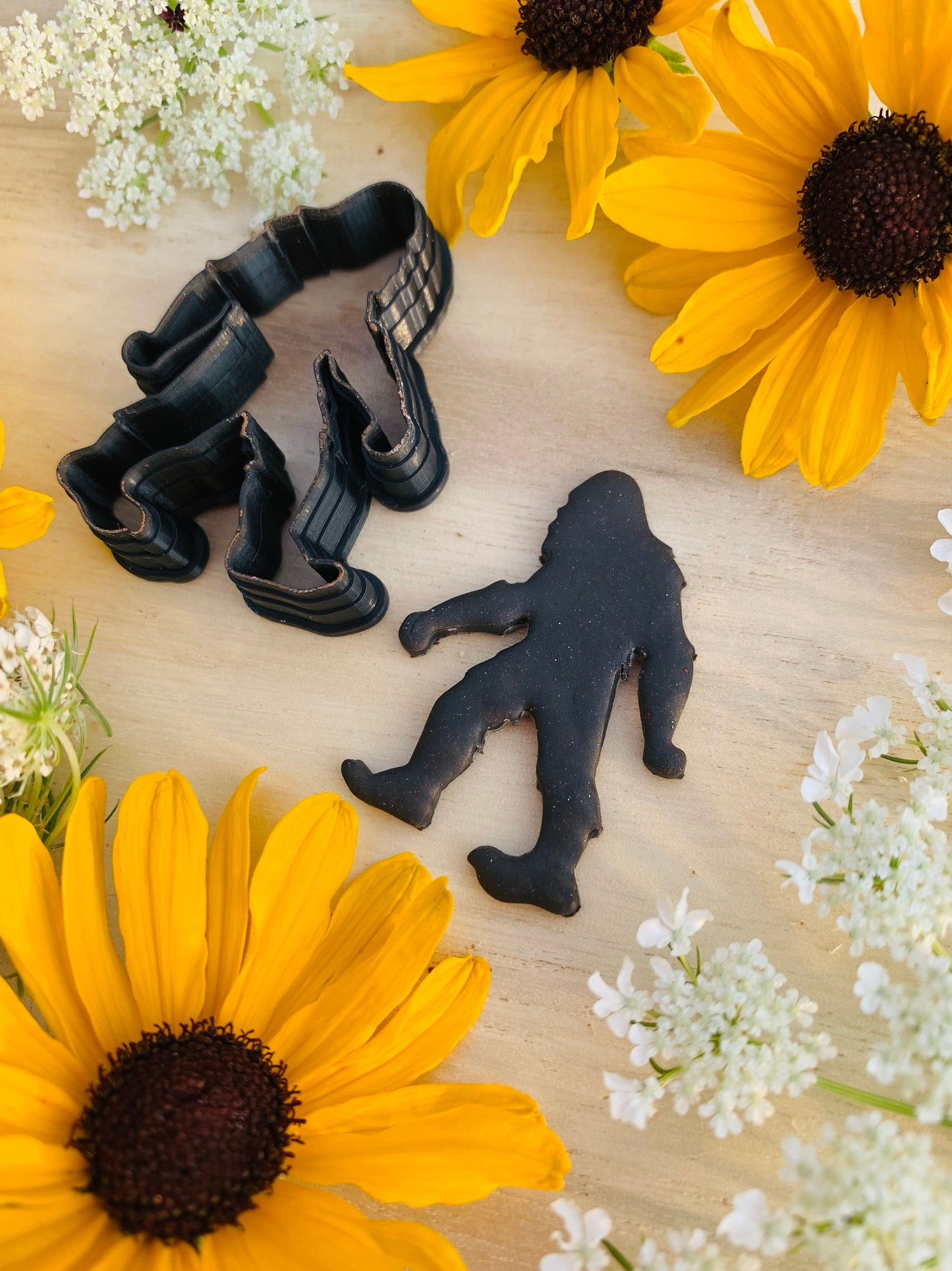 Big Foot Sasquatch Silhouette Outline - Embossed Sharp Clay Cutter