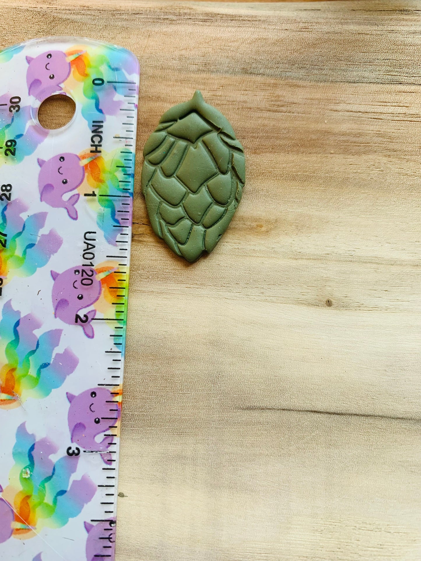 Large Oktoberfest Beer Hops - Embossed Sharp Clay Cutter