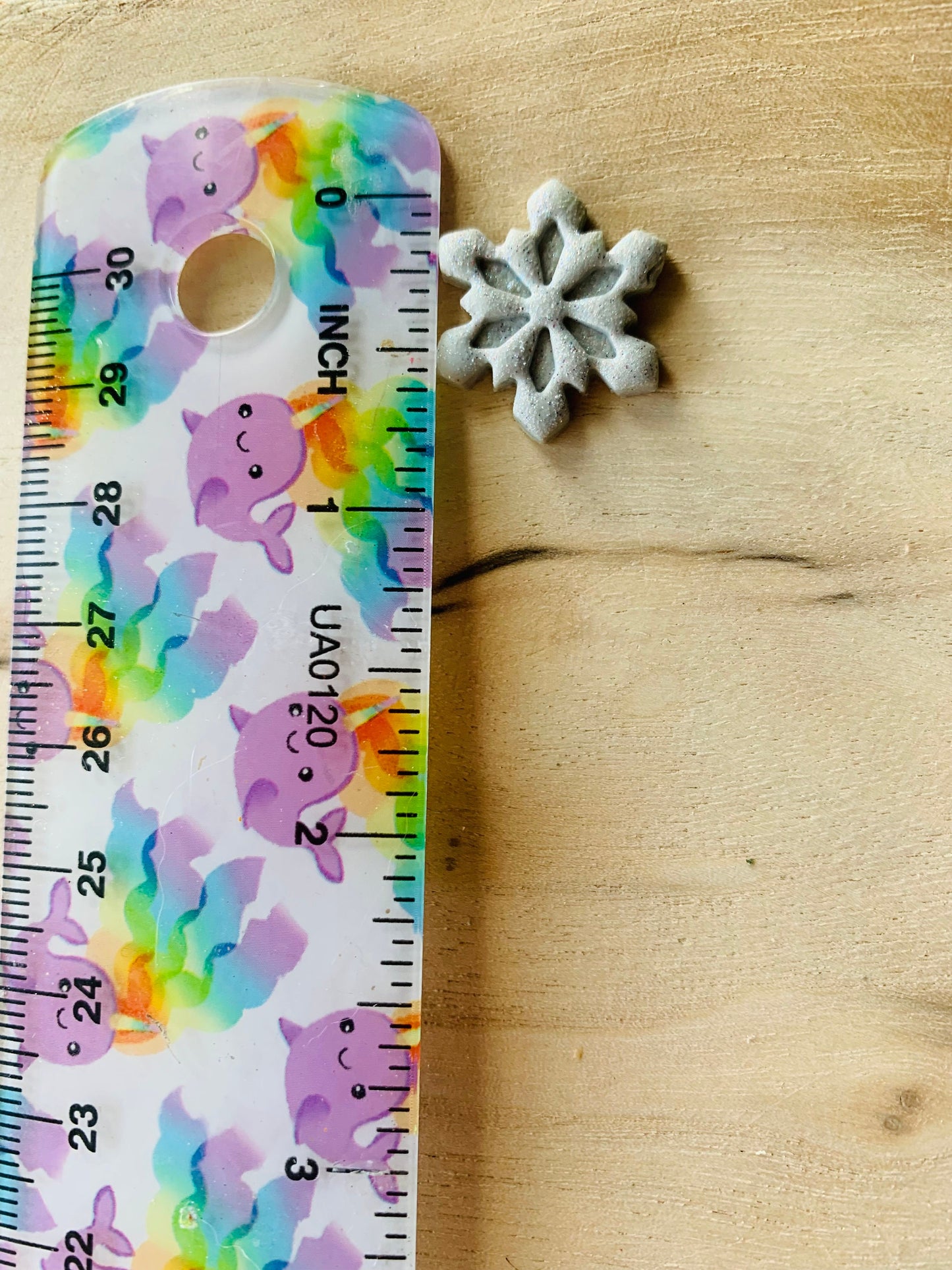 Small Sharp Geometric Snowflake 20mm Embossed Sharp Clay Cutter