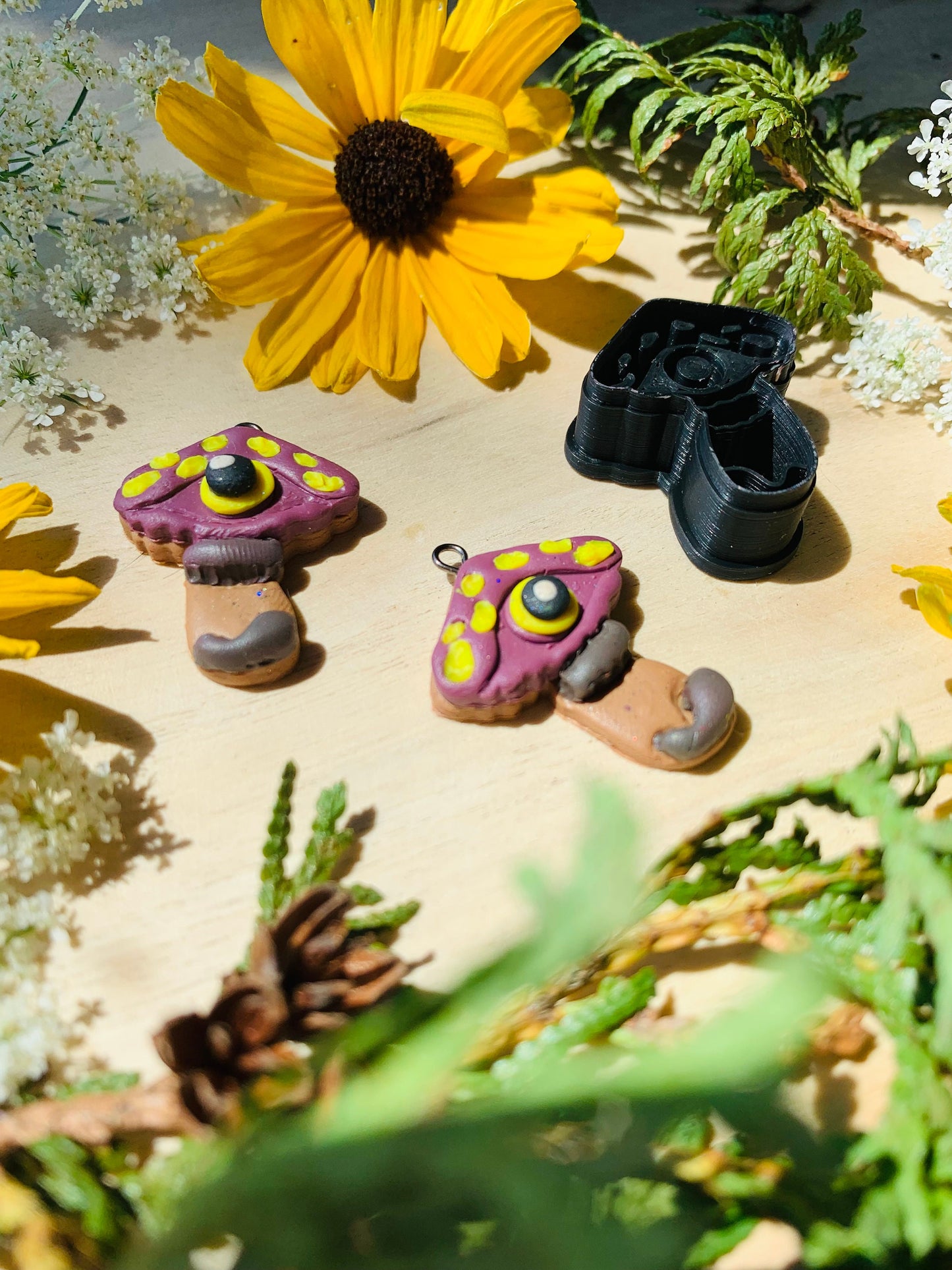 Smaller Mushroom with Seeing Eye - Embossed Sharp Clay Cutter