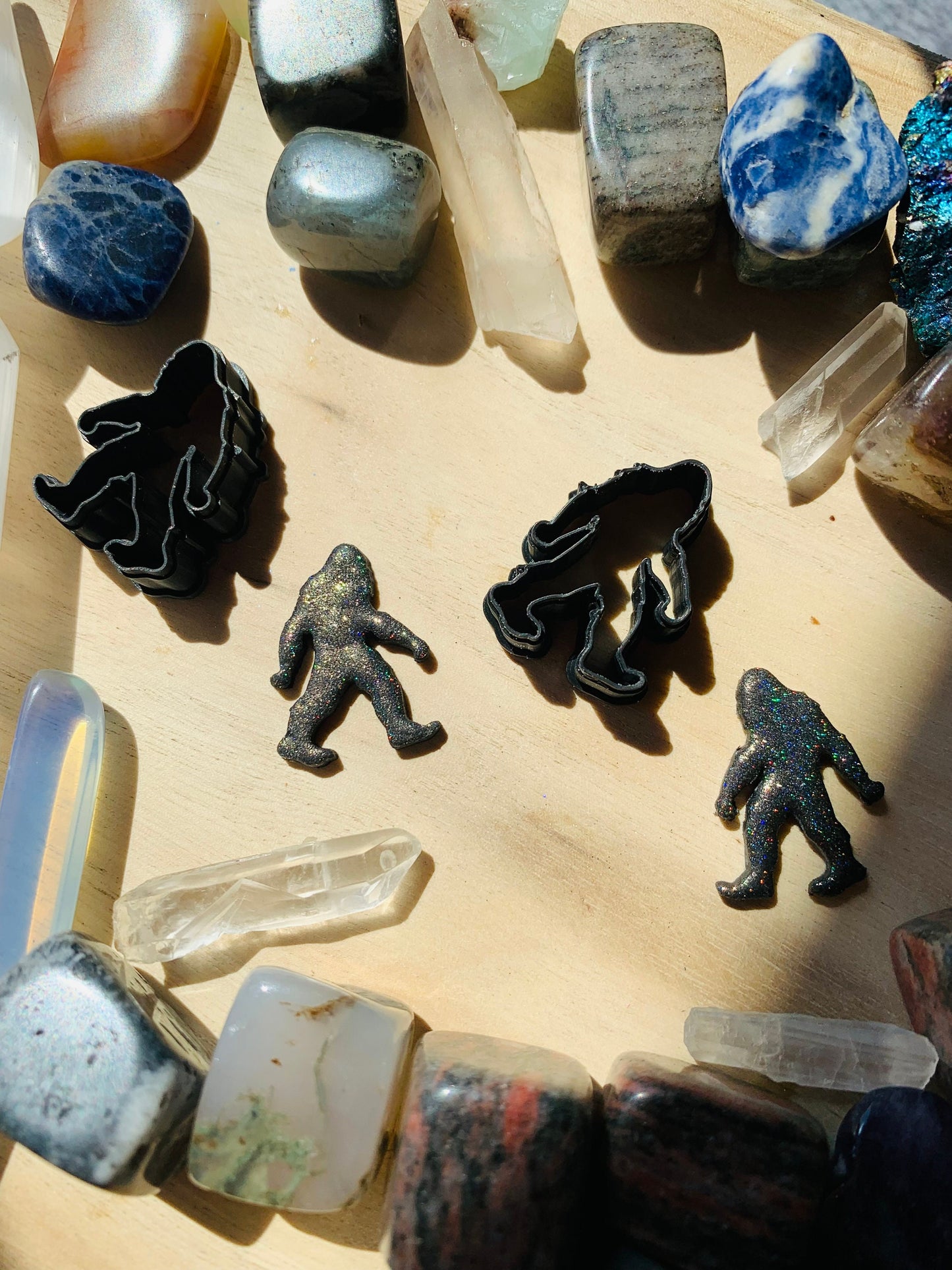 Small Big Foot Sasquatch Silhouette Outline - Embossed Sharp Clay Cutter