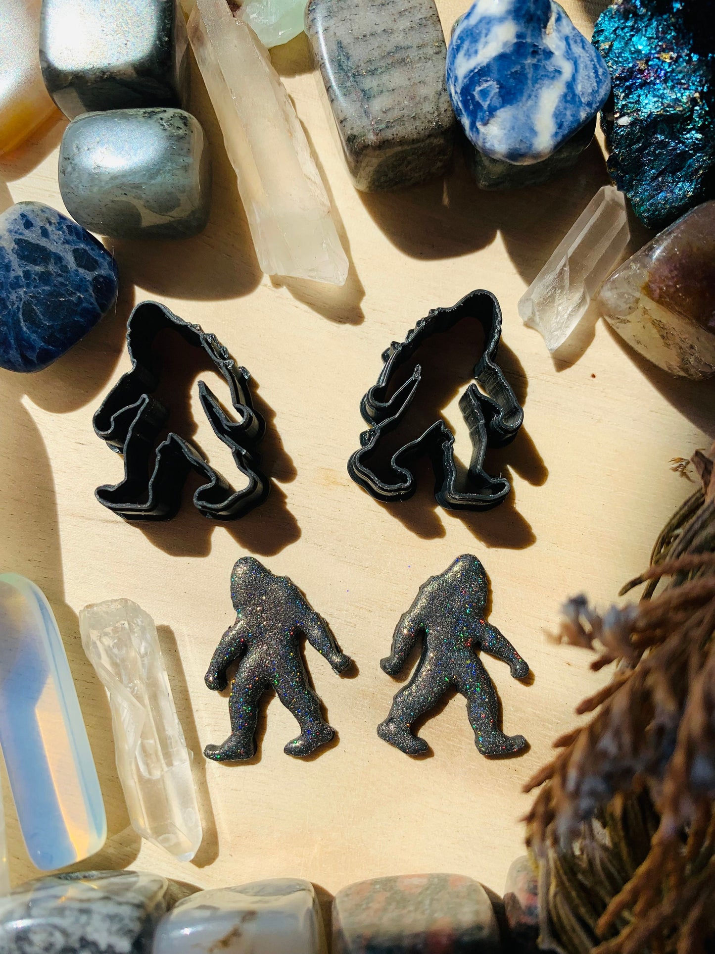 Small Big Foot Sasquatch Silhouette Outline - Embossed Sharp Clay Cutter