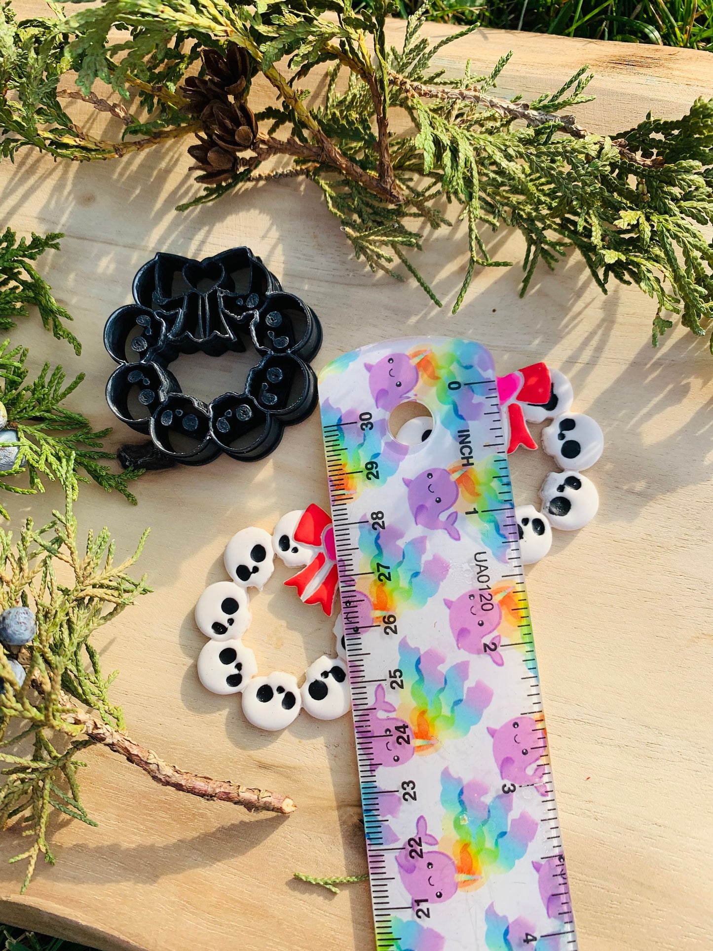 Chibi Skull Wreath and Heart Bow with Tails Embossed Sharp Clay Cutter