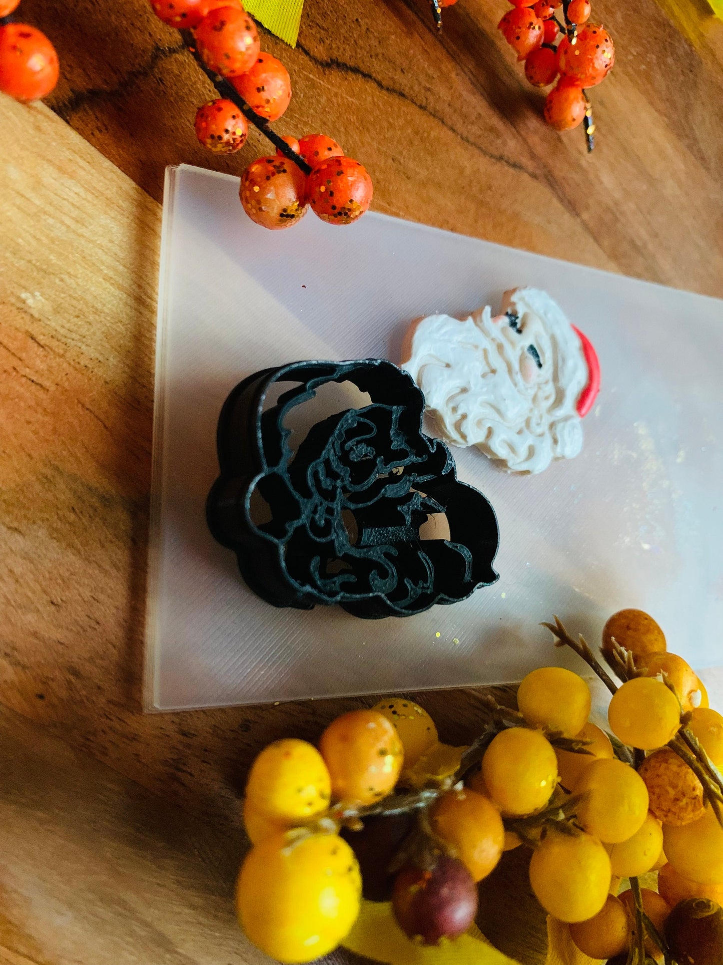 New Smaller Santa Head Embossed Sharp Clay Cutter