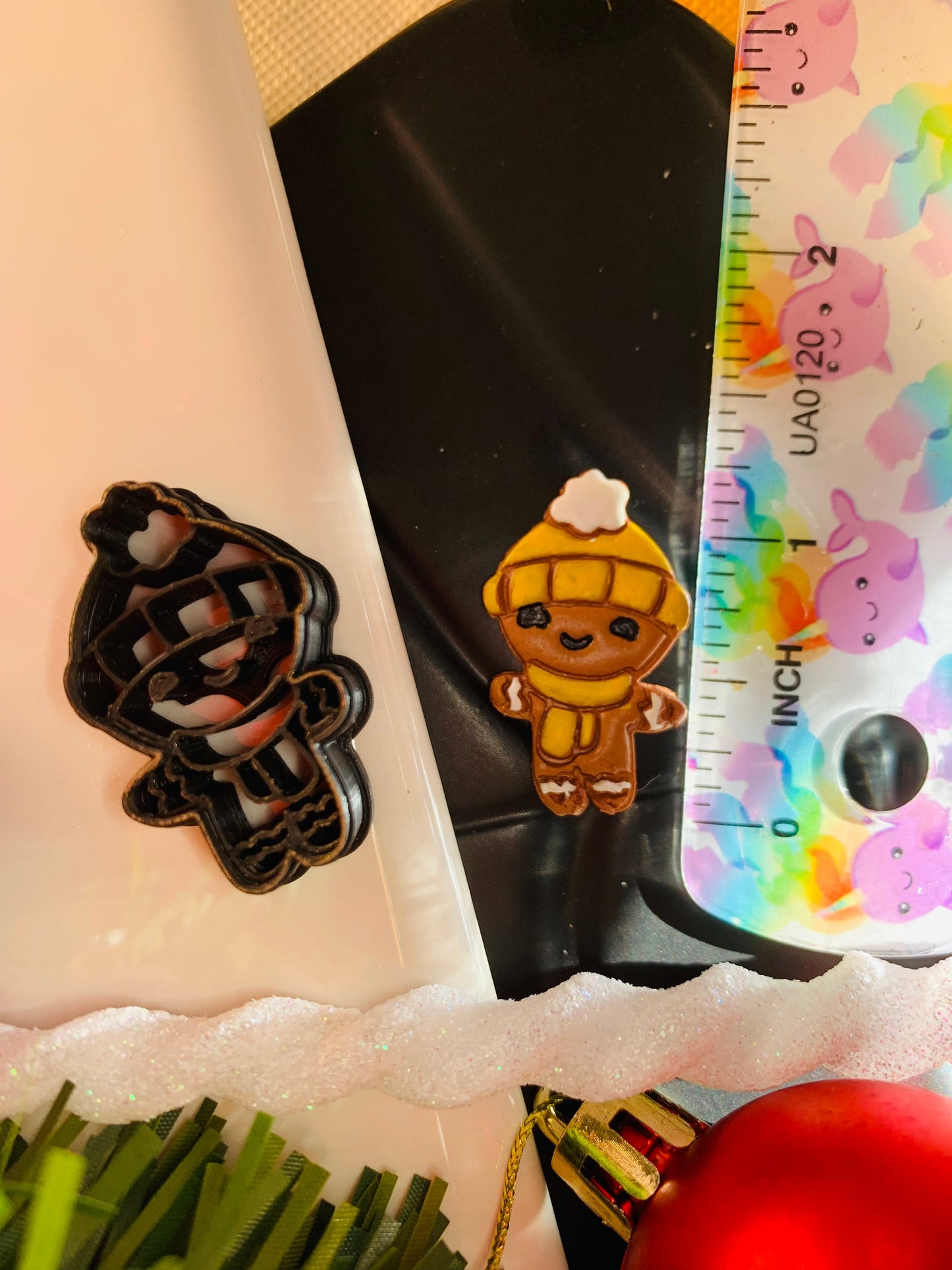 Scarf and Beanie Gingerbread Man Sharp Detailed Clay Cutter