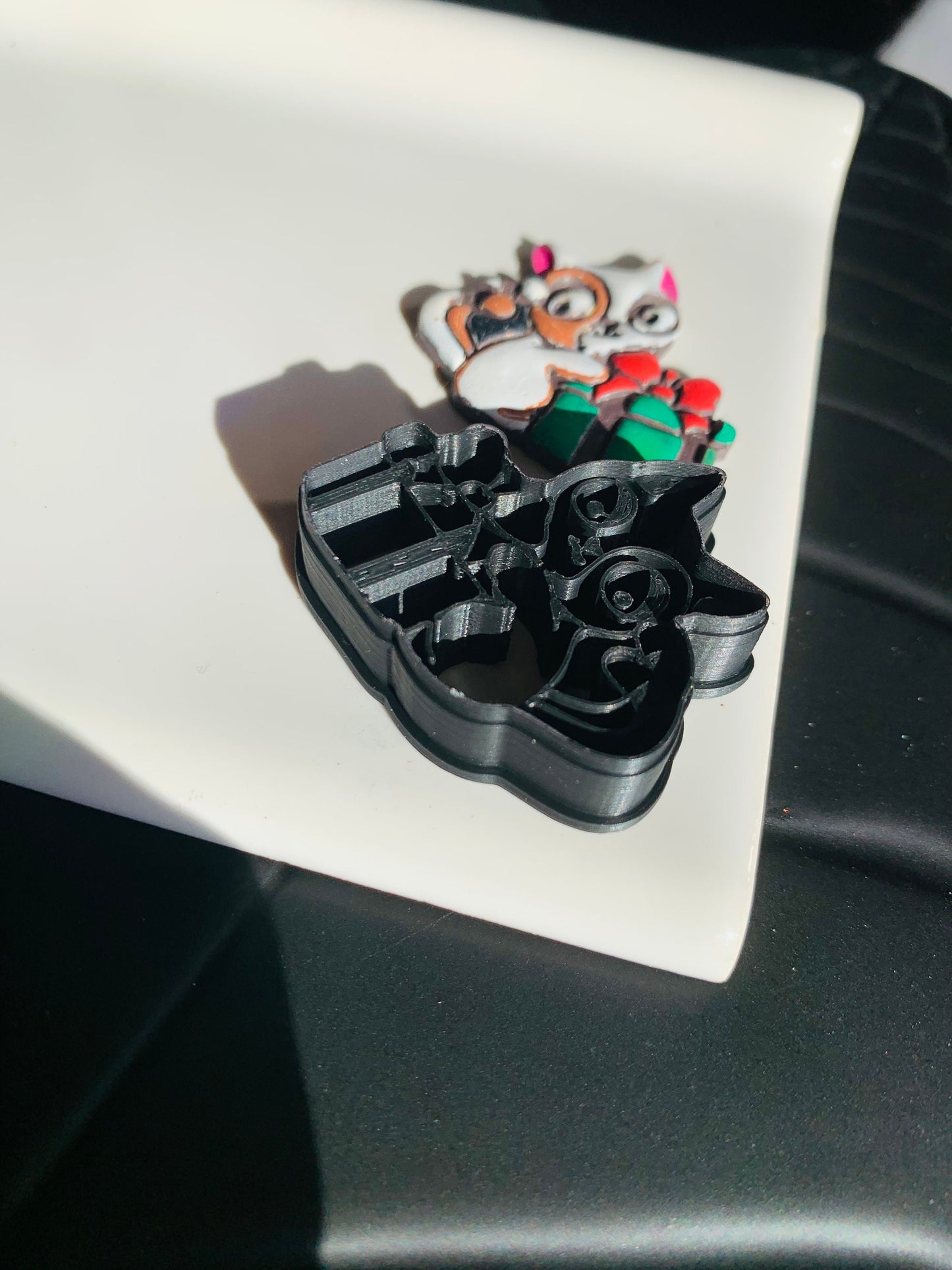 Maneki-Neko Cat with Gift Cryptid Sharp Clay Cutter