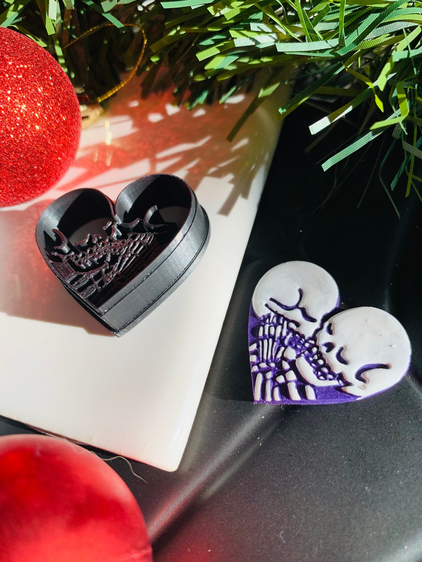 Skulls Kissing in Heart Sharp Clay Cutter