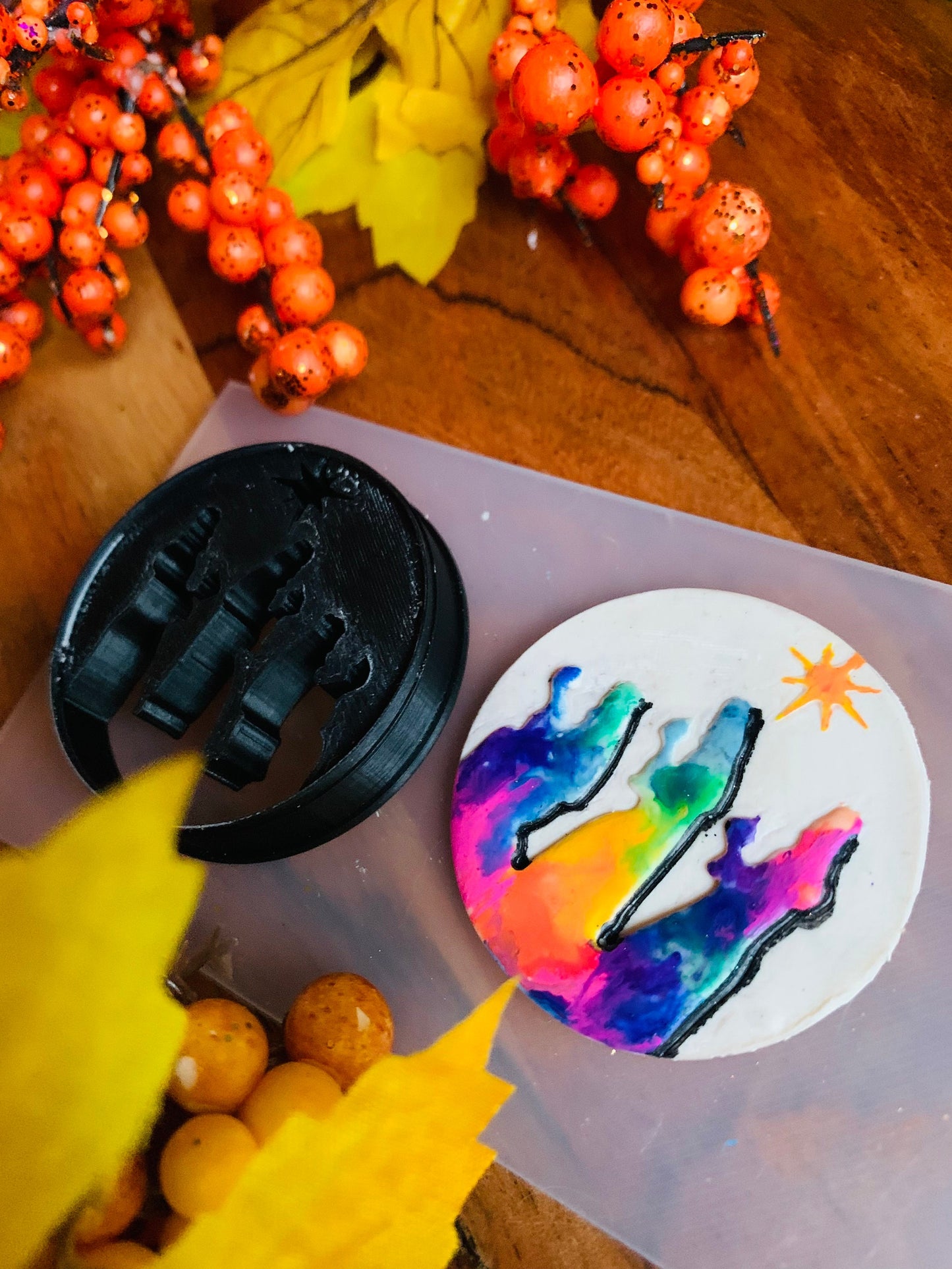 Three Wise Men Scene in Circle Sharp Clay Cutter