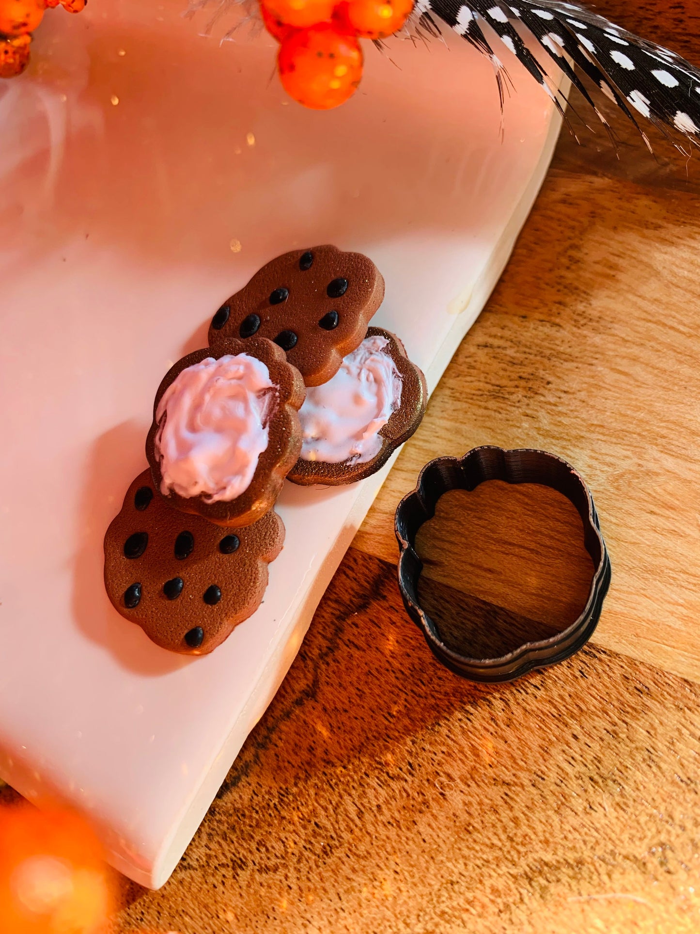 Simple Puffy Cookie Scalloped Edge Clay Cutter