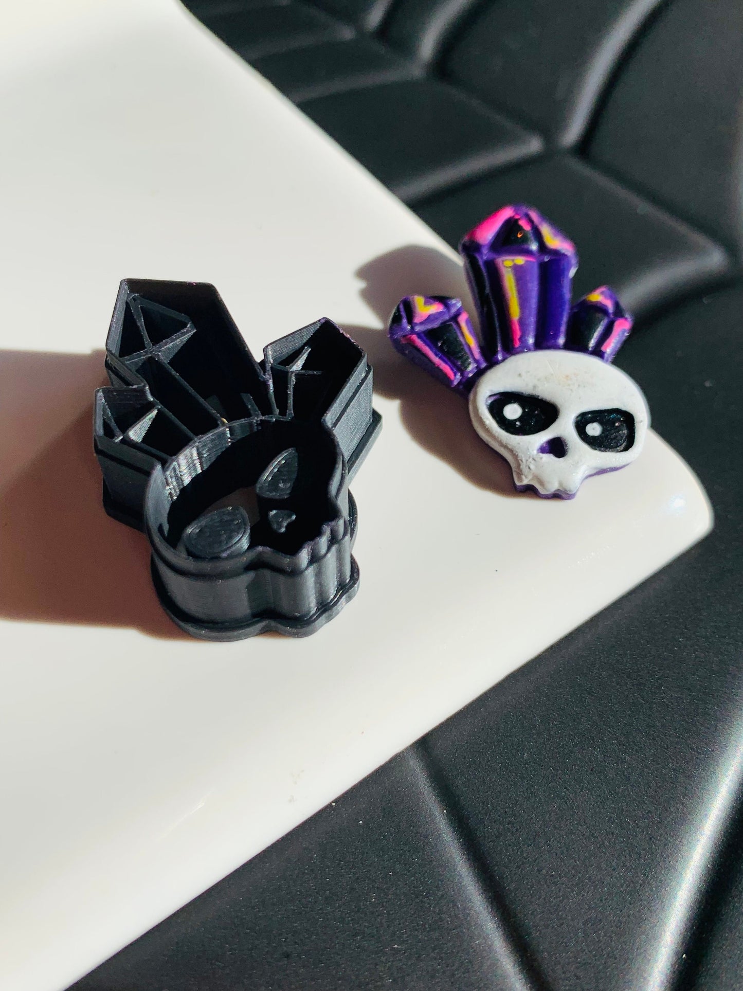 Skull with 3 Crystal Points Sharp Clay Cutter