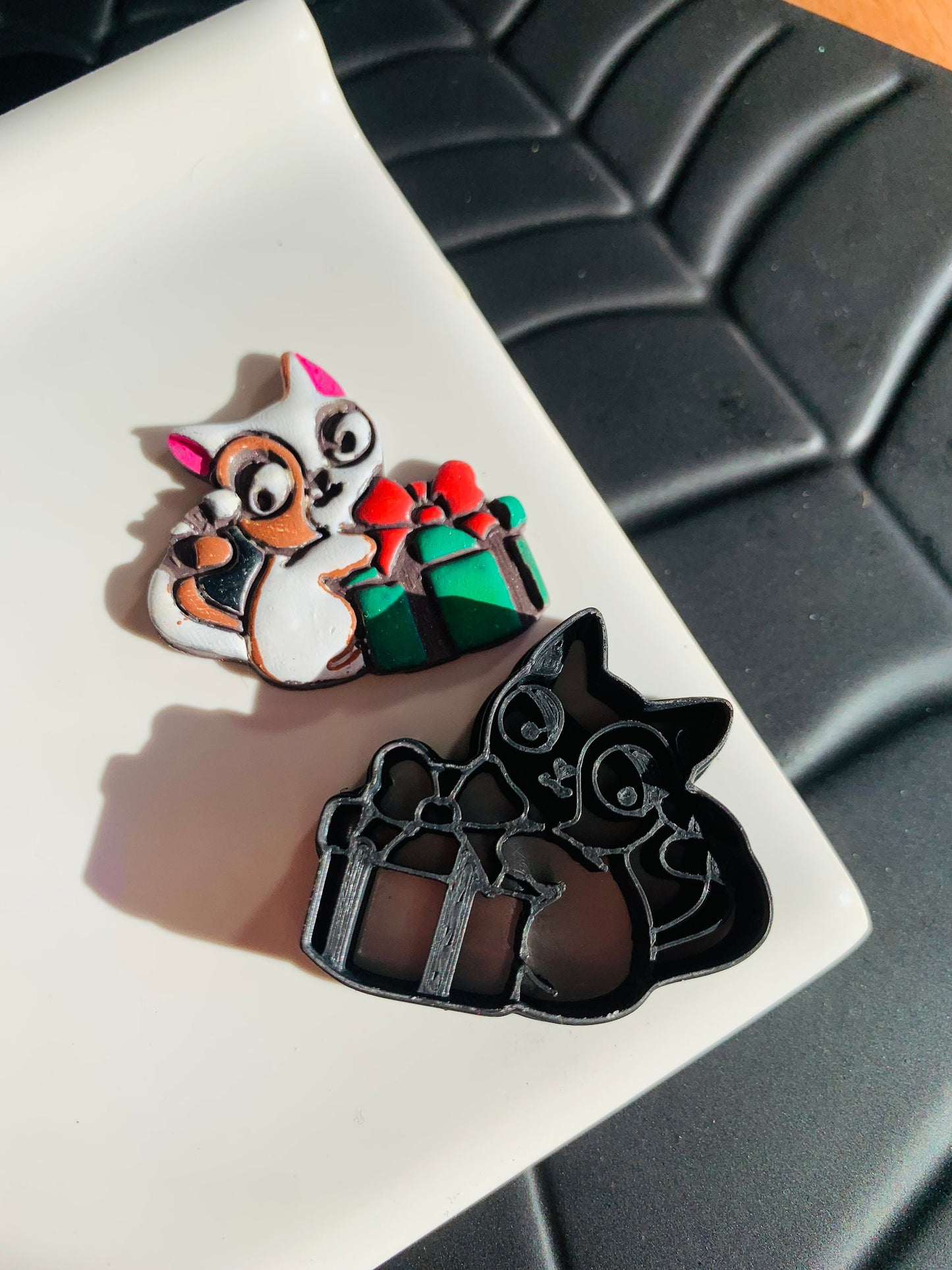 Maneki-Neko Cat with Gift Cryptid Sharp Clay Cutter