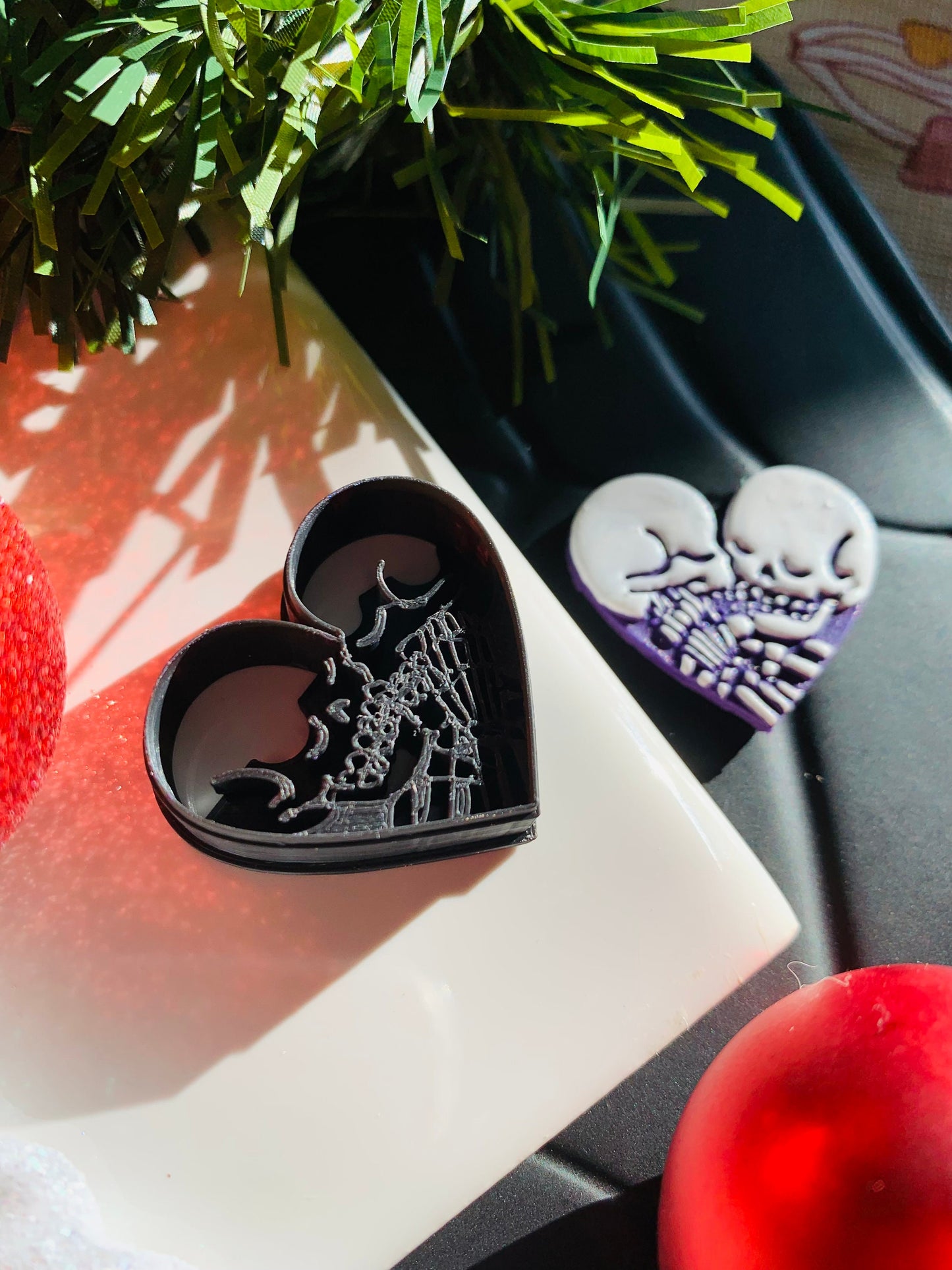 Skulls Kissing in Heart Sharp Clay Cutter