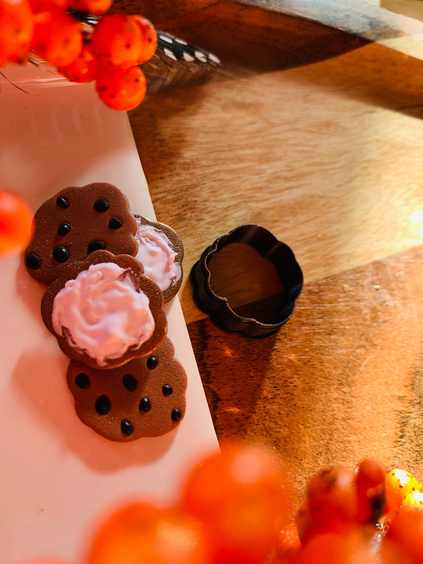 Simple Puffy Cookie Scalloped Edge Clay Cutter