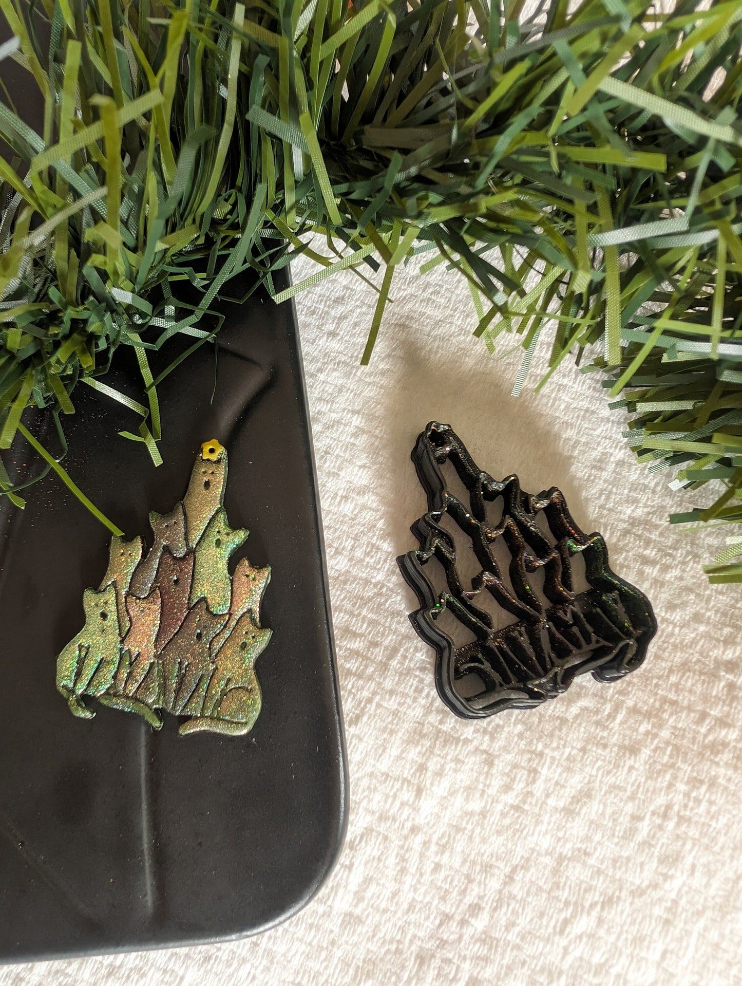 Cats in the Christmas Tree - Embossed Sharp Clay Cutter