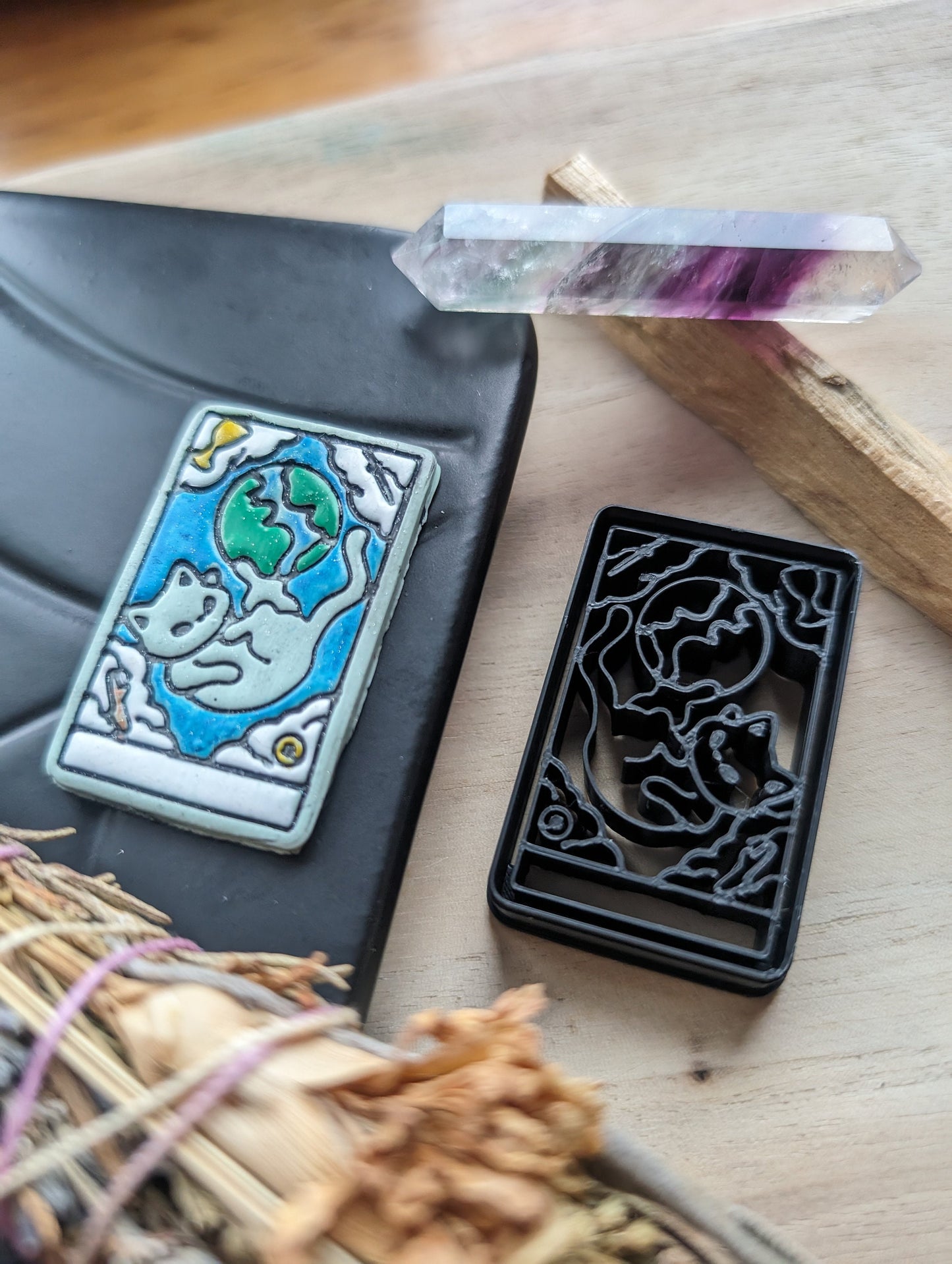 The World Cat Themed Tarot Card Sharp Clay Cutter