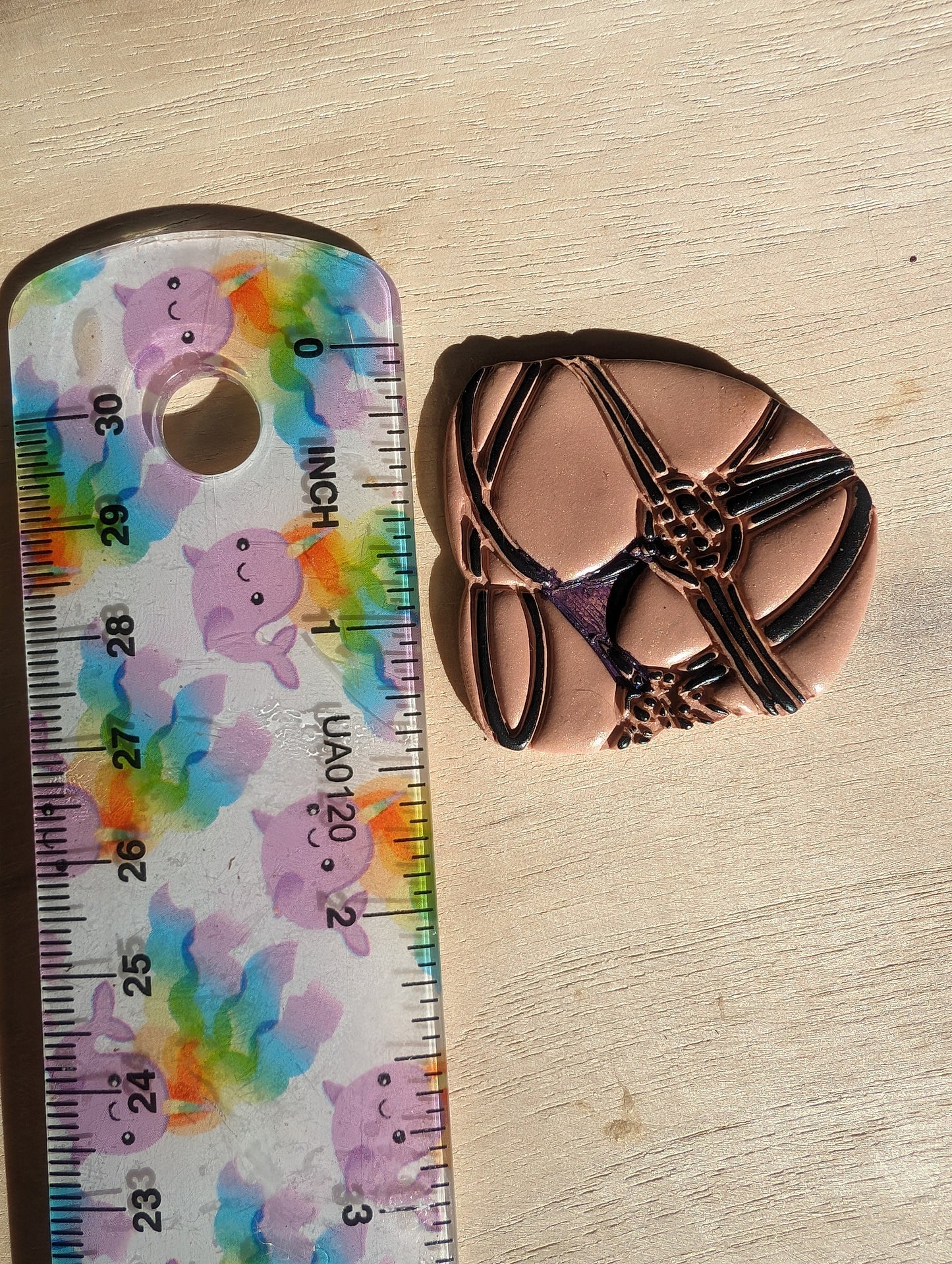 Rope Bound Hips Embossed Sharp Clay Cutter