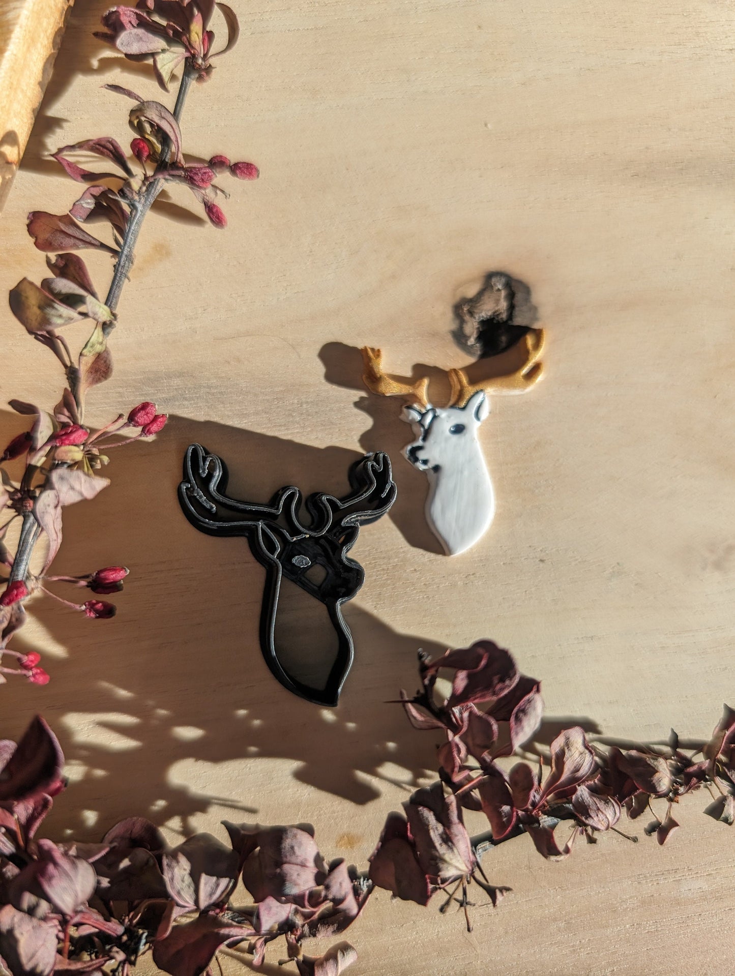 TRICKY Deer Head Side Glance Sharp Clay Cutter