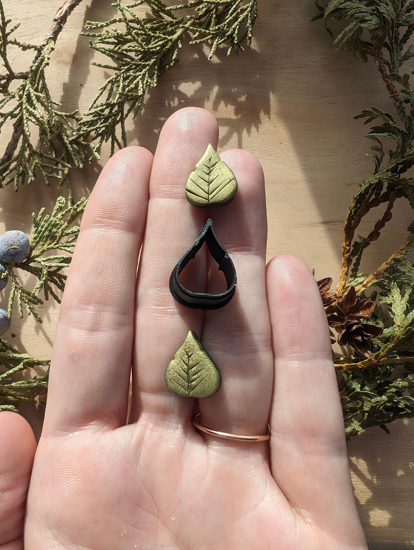 Mini Lilac Leaf Sharp Clay Cutter