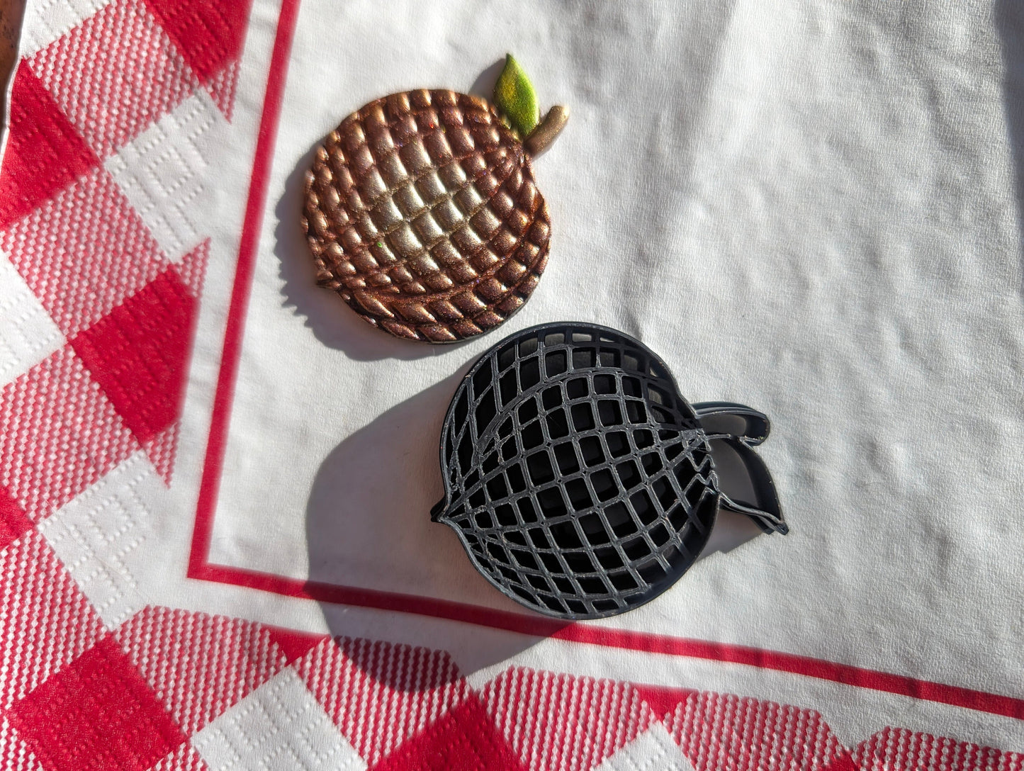 Full Peach Disco Ball Berry Sharp Clay Cutter