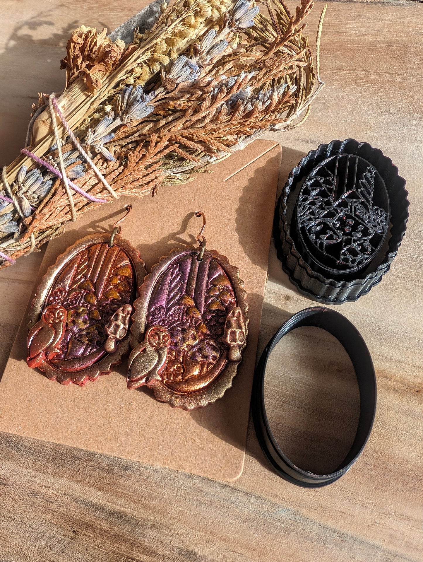 Scalloped Oval Frame with Mushroom Forest Scene Embossed Sharp Cutter for Clay Earrings