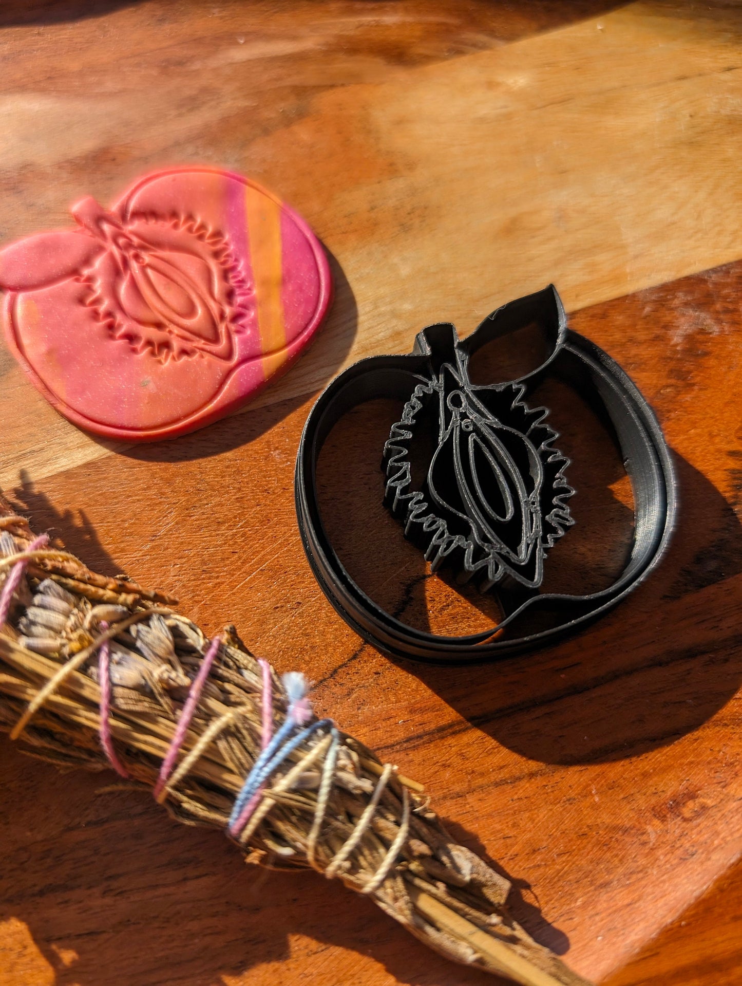 Peach Half with Lady Bits Pit Sharp Cutter for Clay