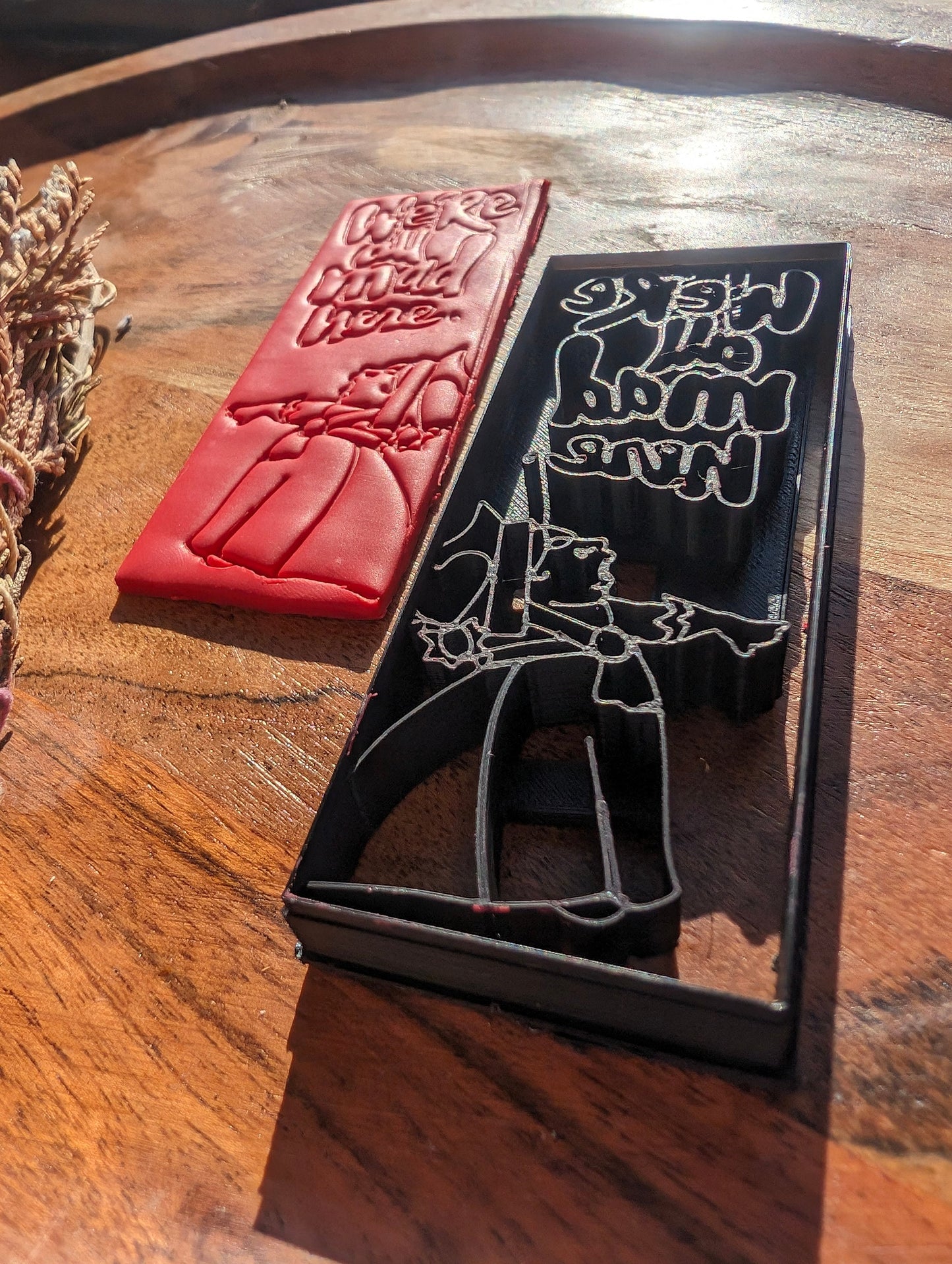 Classic Vintage Style Card Queen Bookmark Sharp Cutter for Clay