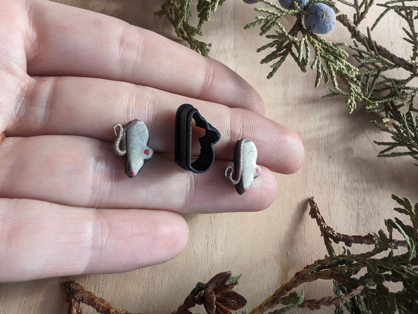 Tiny Mouse with No Tail Sharp Clay Cutter