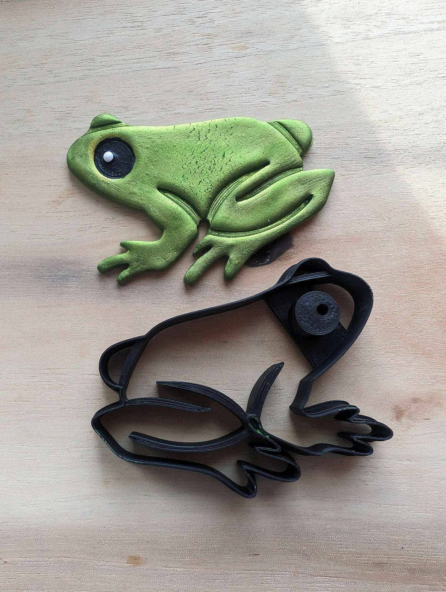 Cute 2.5 inch Frog Embossed Sharp Cutter for Clay and More
