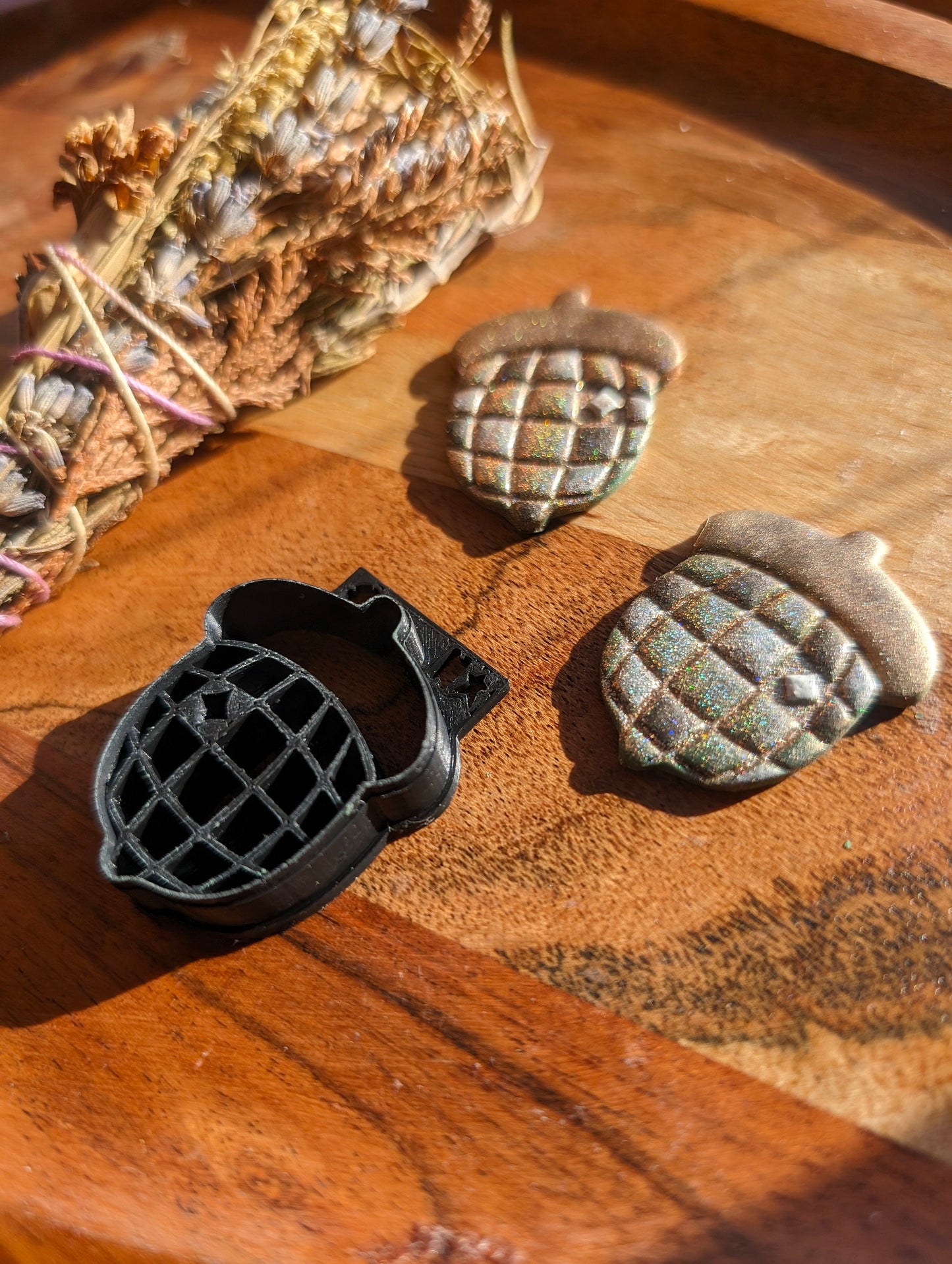 Disco Acorn with Sparkles Sharp Clay Cutter