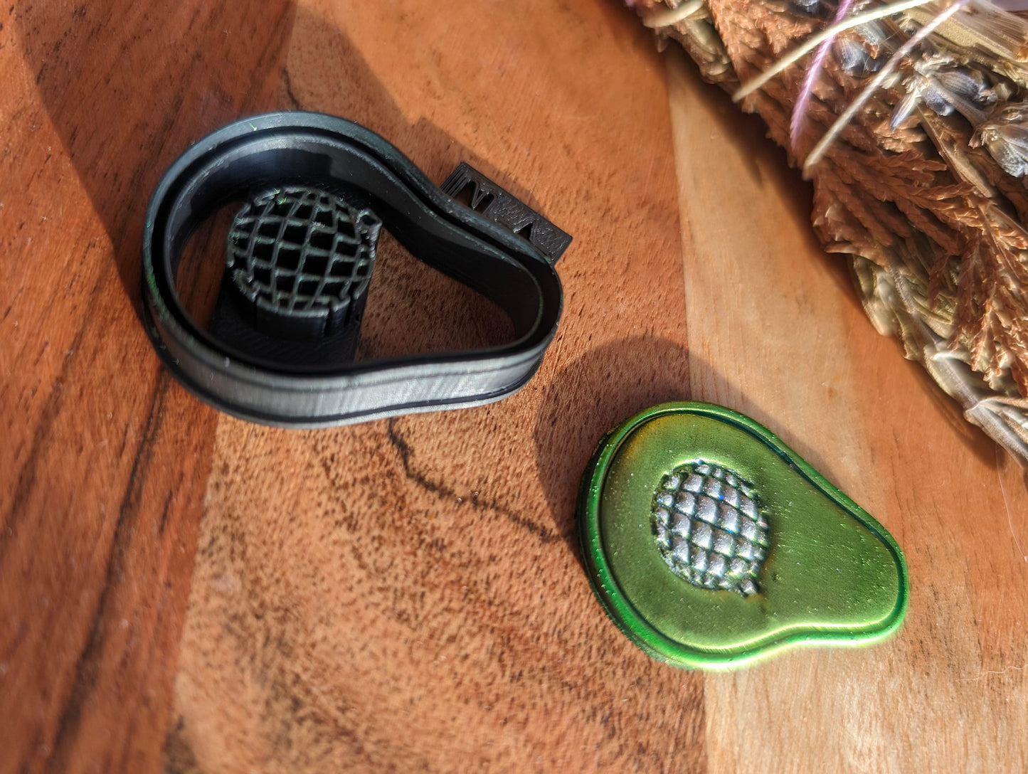 Disco Avocado Sharp Cutter for Clay Art and More