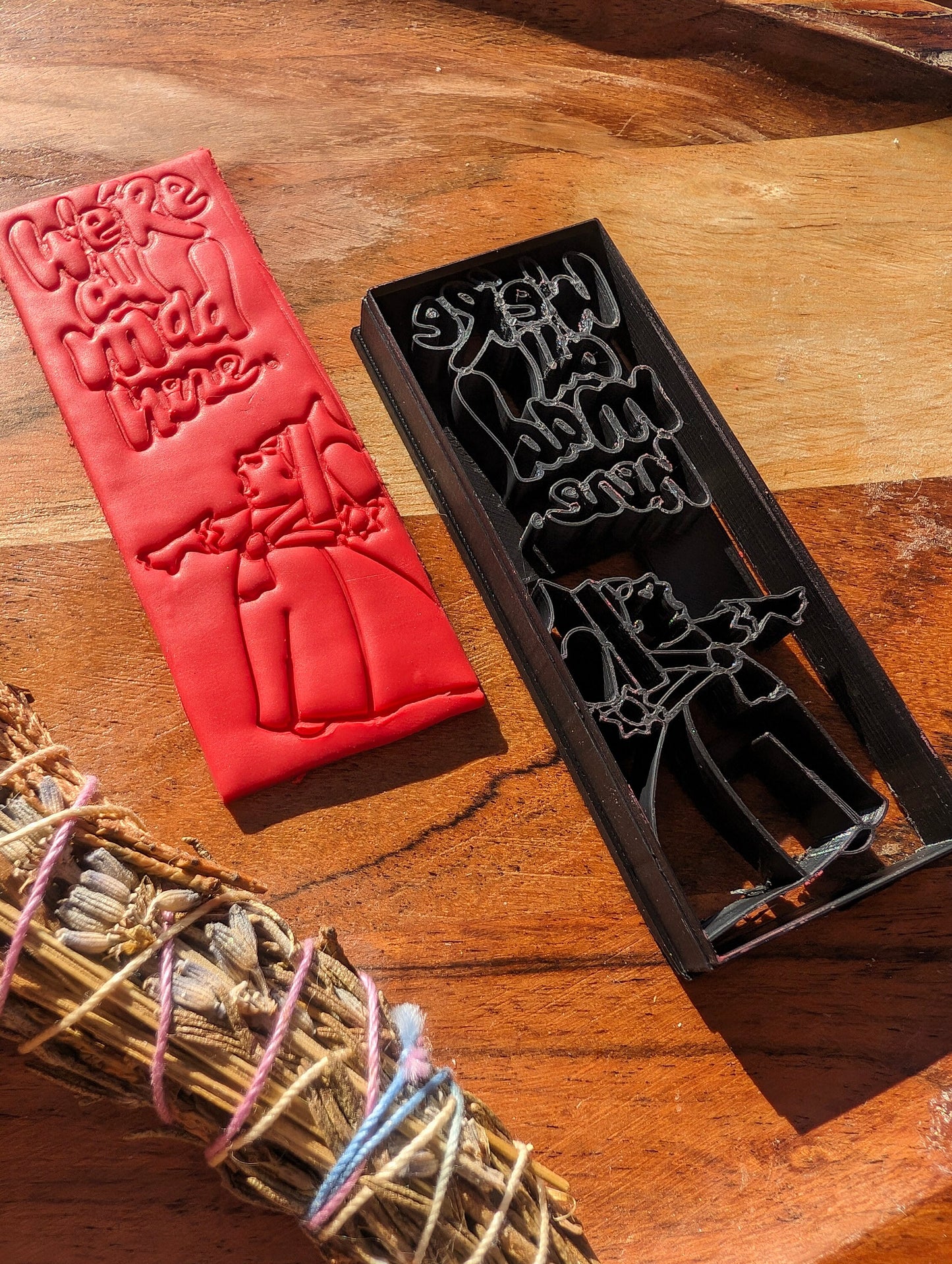 Classic Vintage Style Card Queen Bookmark Sharp Cutter for Clay