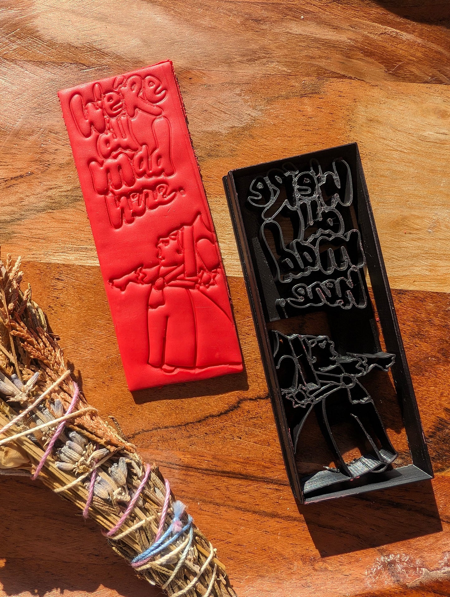 Classic Vintage Style Card Queen Bookmark Sharp Cutter for Clay