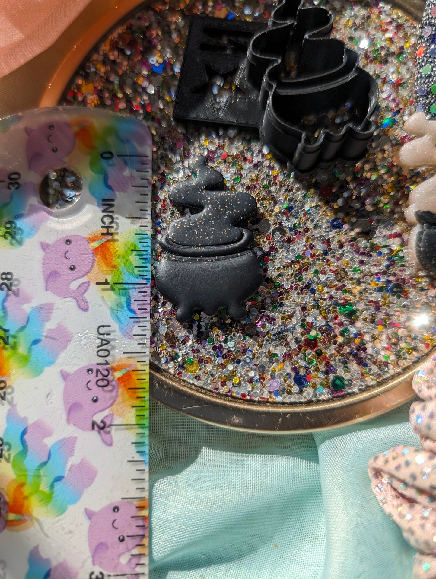 Smoking Cauldron Embossed Sharp Clay Cutter