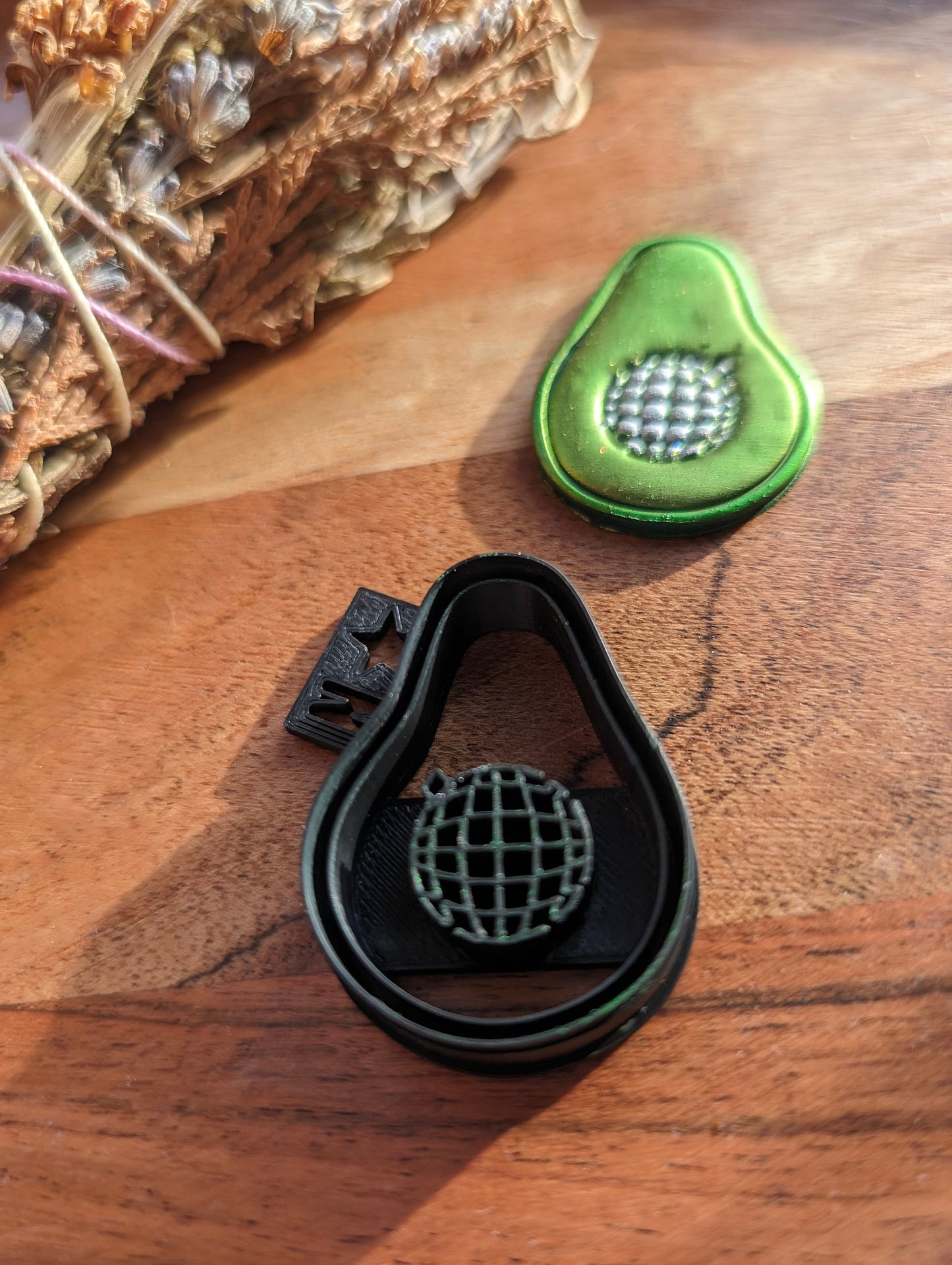 Disco Avocado Sharp Cutter for Clay Art and More