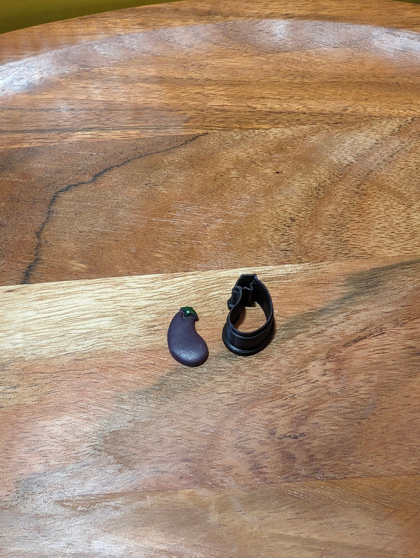 Micro Eggplant Sharp Clay Cutter