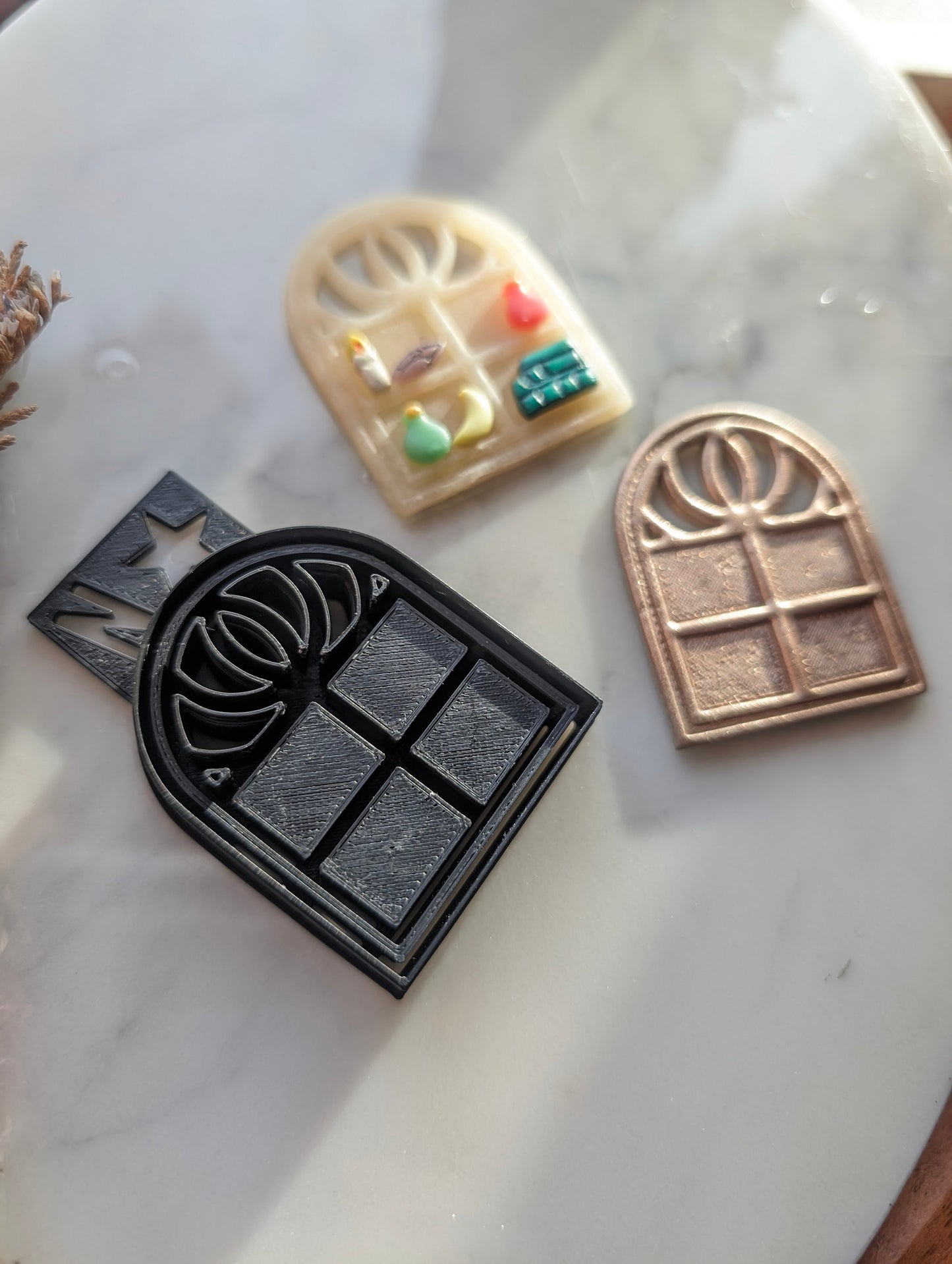 Detailed Cutout Arches Dome Shape Shelf Window Clay Cutter