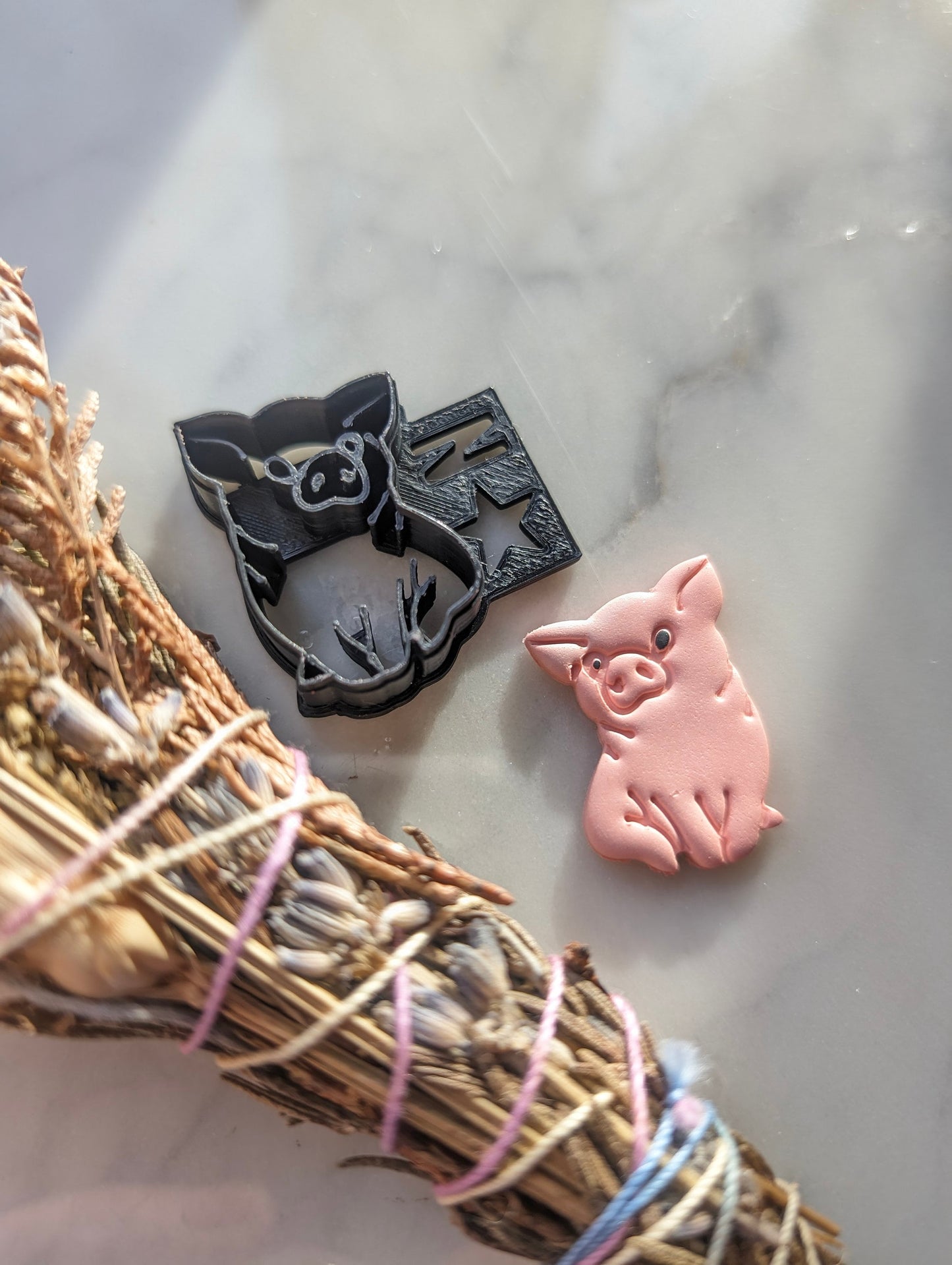 Frontal Sitting Pretty Pig Sharp Clay Cutter
