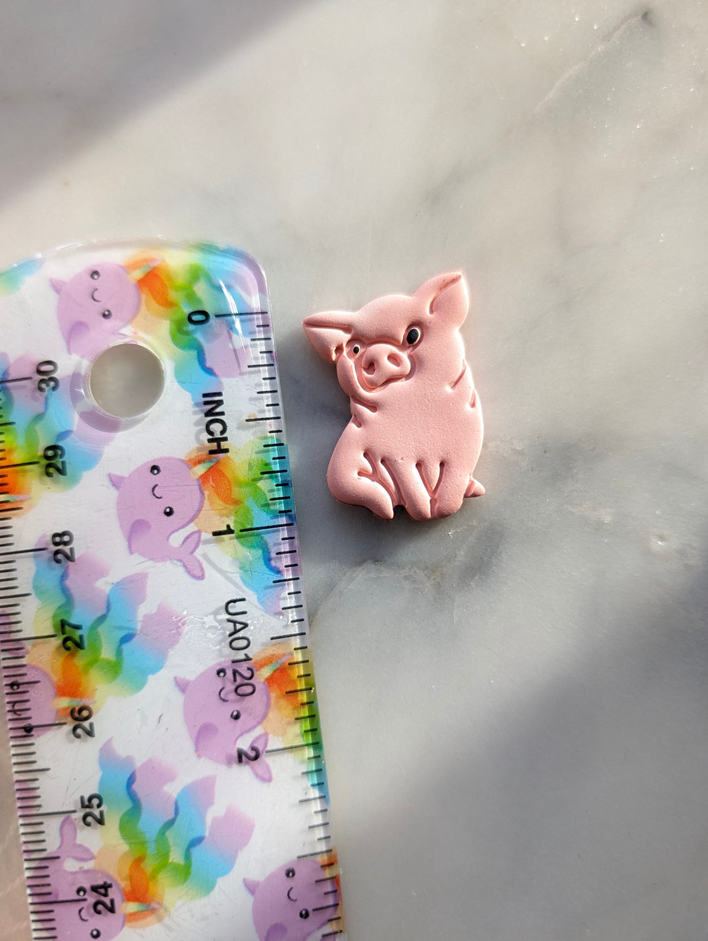 Frontal Sitting Pretty Pig Sharp Clay Cutter