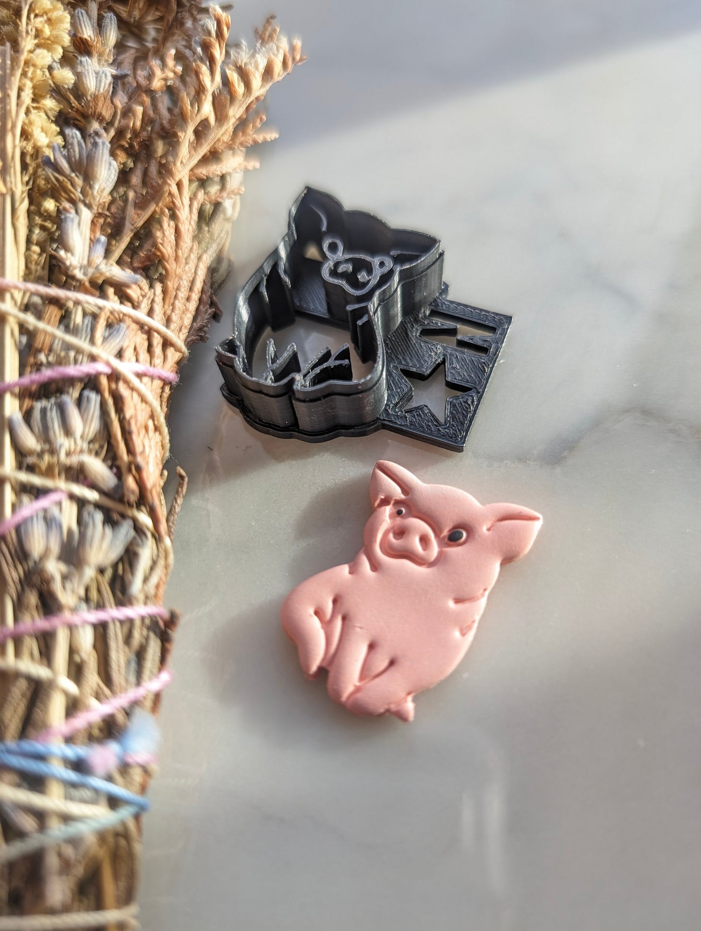 Frontal Sitting Pretty Pig Sharp Clay Cutter