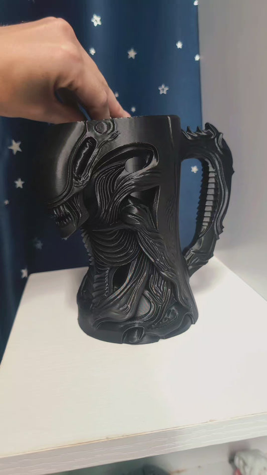 Black Xenomorph Mug Design 1