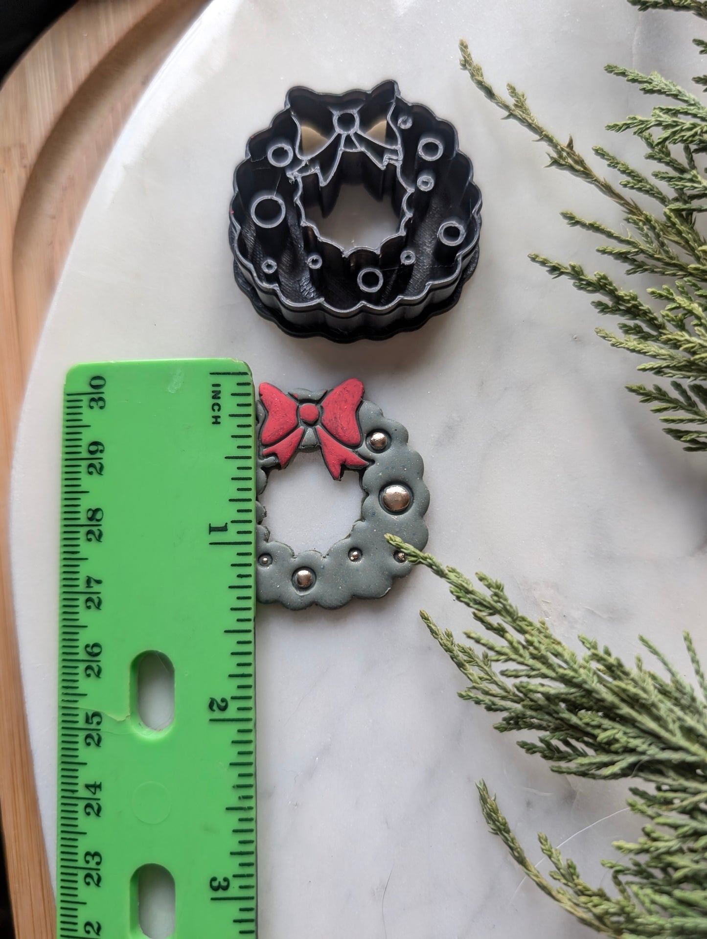 Holiday Doodle Christmas Wreath - Embossed Sharp Clay Cutter