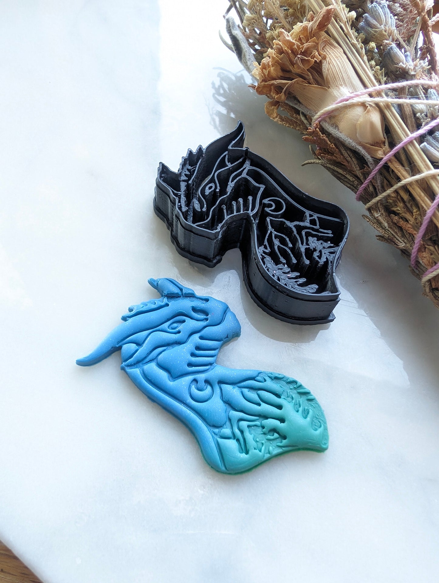 Dragon Bust with Night Scene Inside Embossed Sharp Clay Cutter