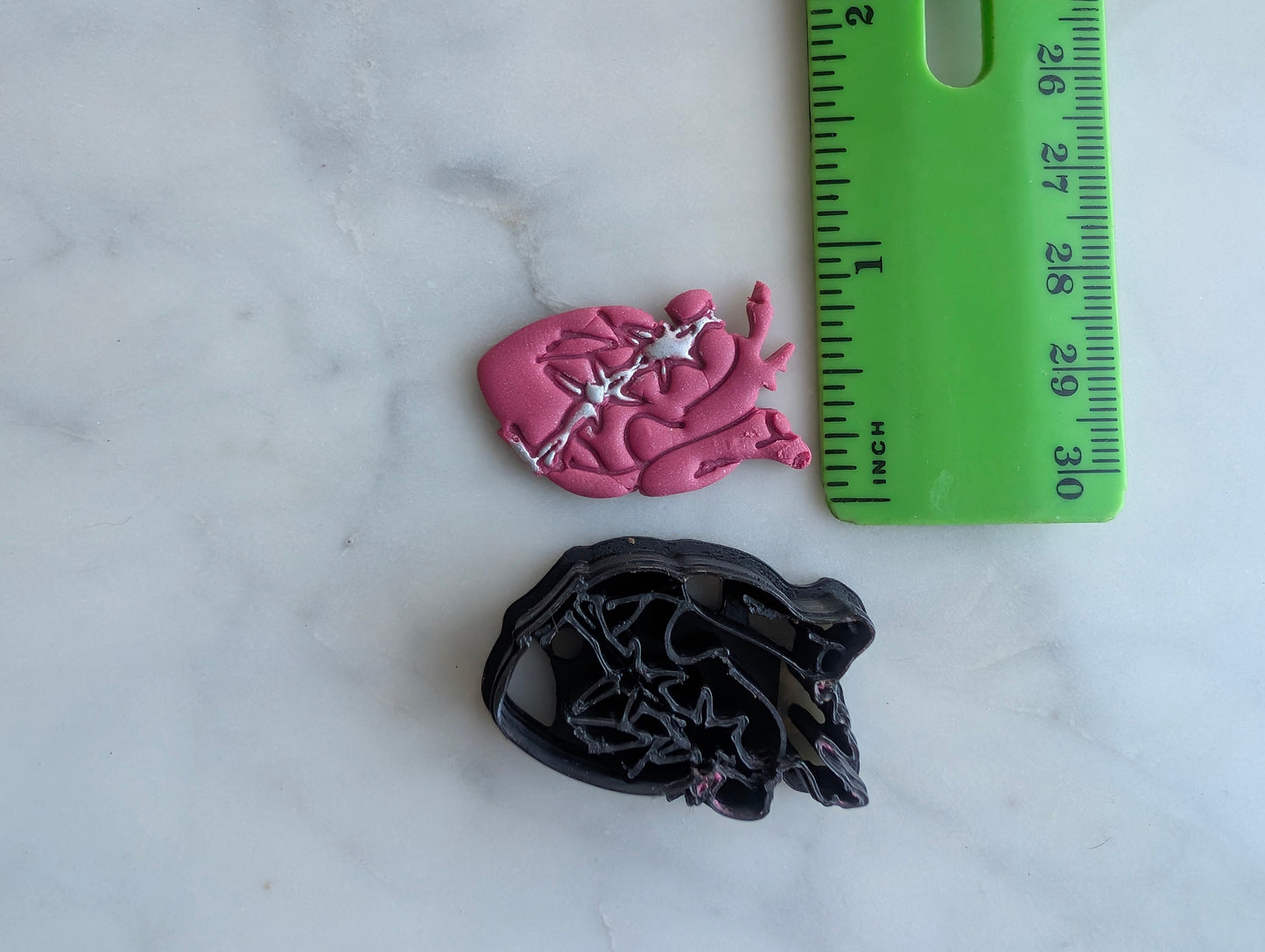 Barbed Wire Wrapped Anatomical Heart Sharp Clay Cutter