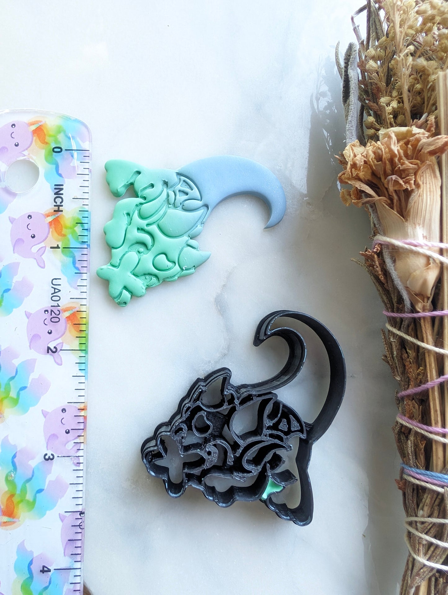 Baby Dragon with Butterfly on Nose Embossed Sharp Clay Cutter