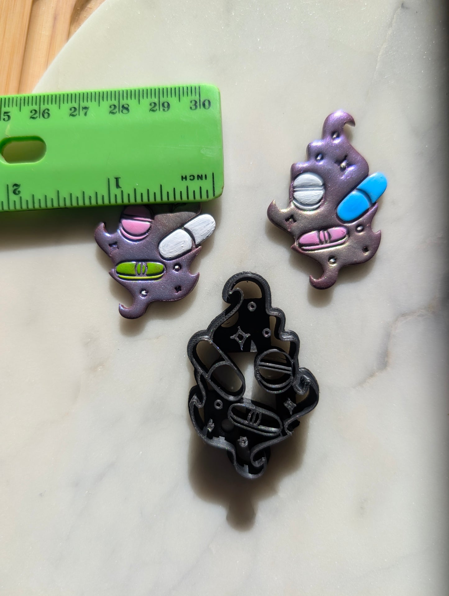 Magical Medicine Pills in Cloud Embossed Sharp Clay Cutter