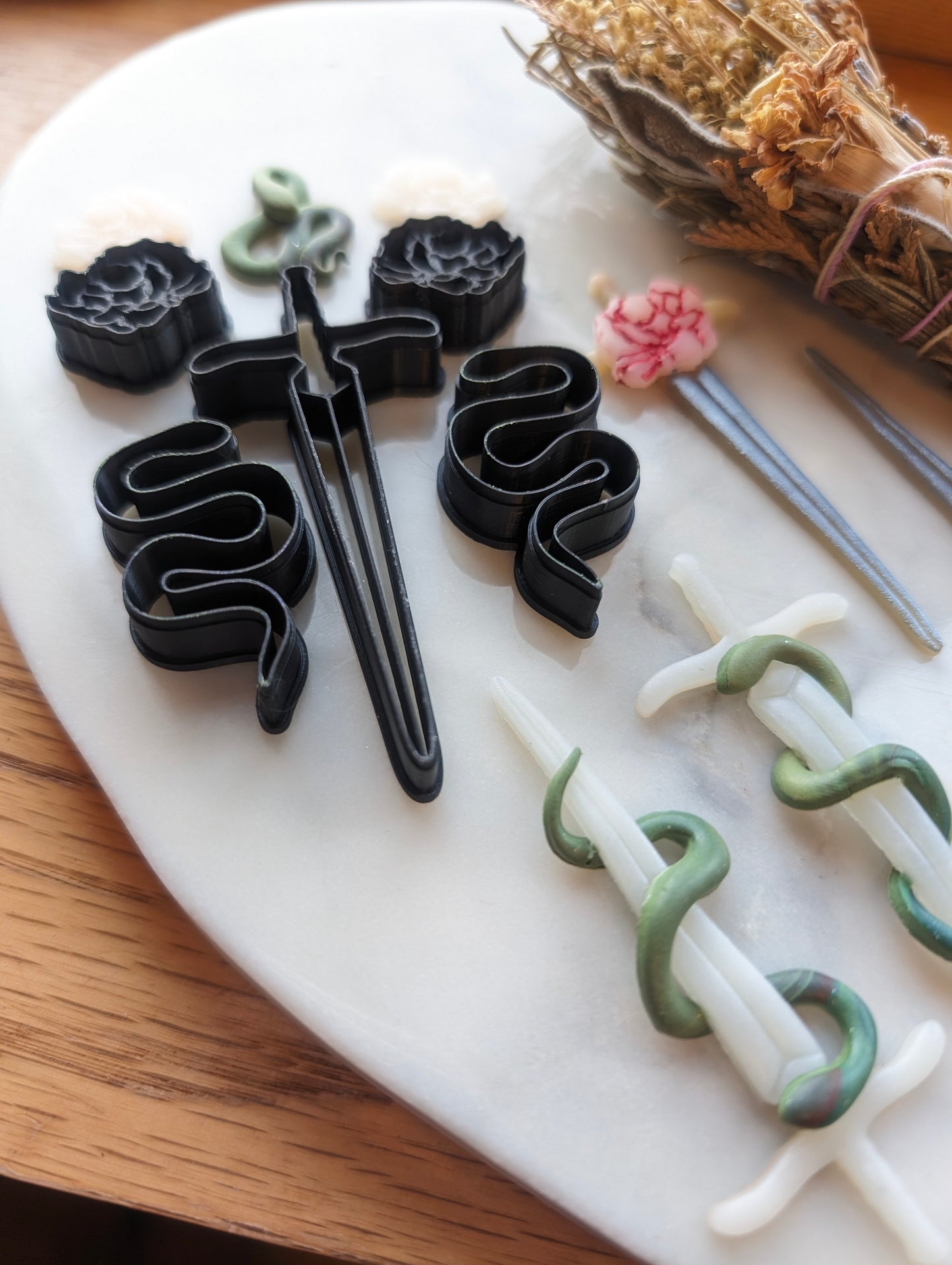 Set of 5 Sword with Snakes and Flowers Sharp Clay Cutter