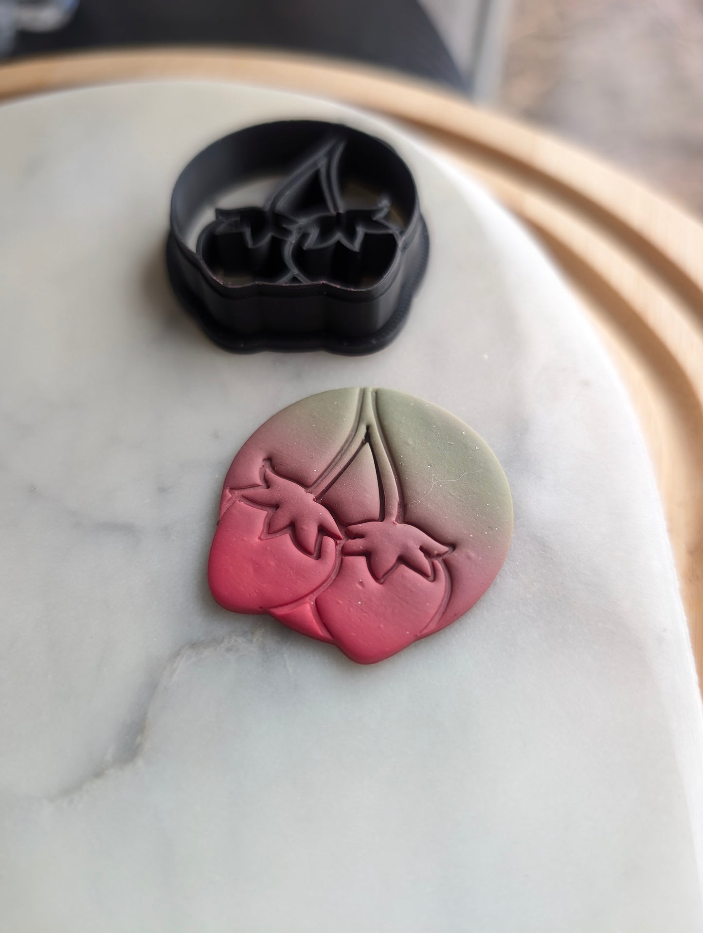 Double Strawberries on Stem Sharp Clay Cutter