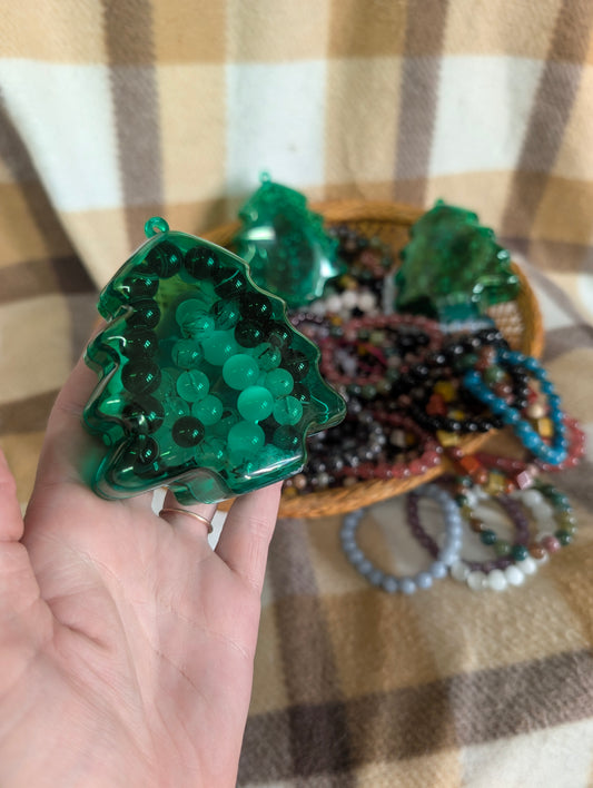 4 Random Bracelets in A Tree Gift Box